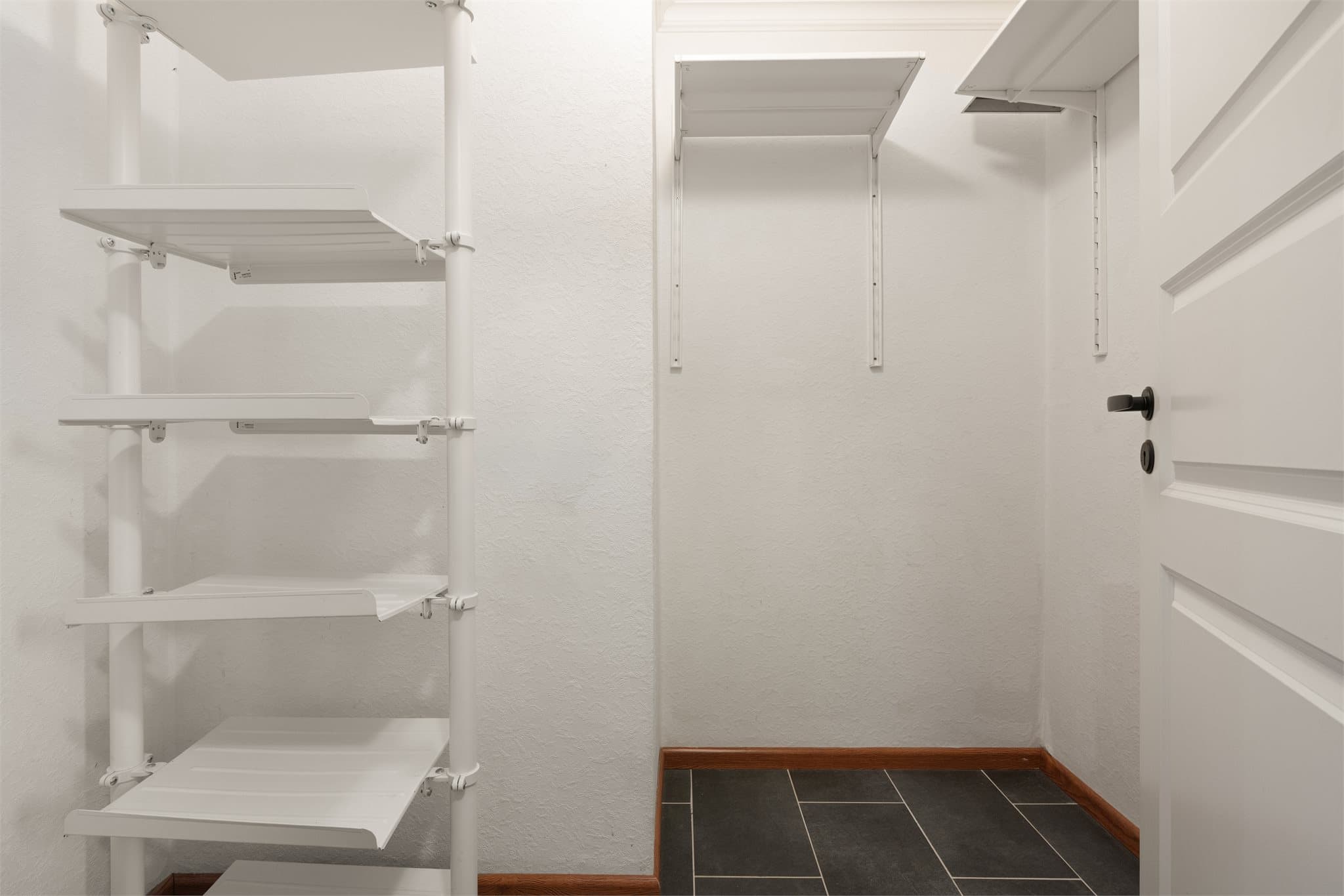 - Fra entrèen er det også adkomst til en bod på 3,2m² med gode lagringsmuligheter -