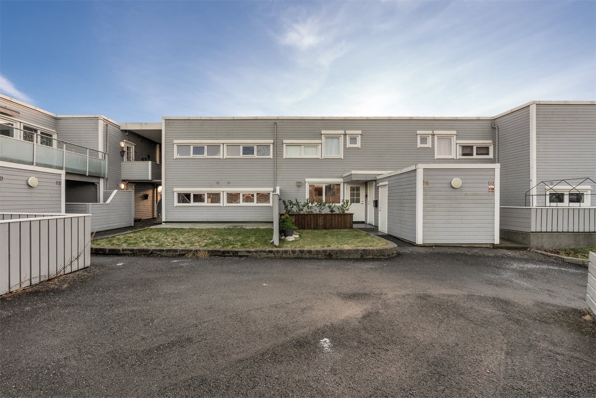 - Området byr på flotte turmuligheter som Kanadaskogen, Lyderhorn og Storavatnet -