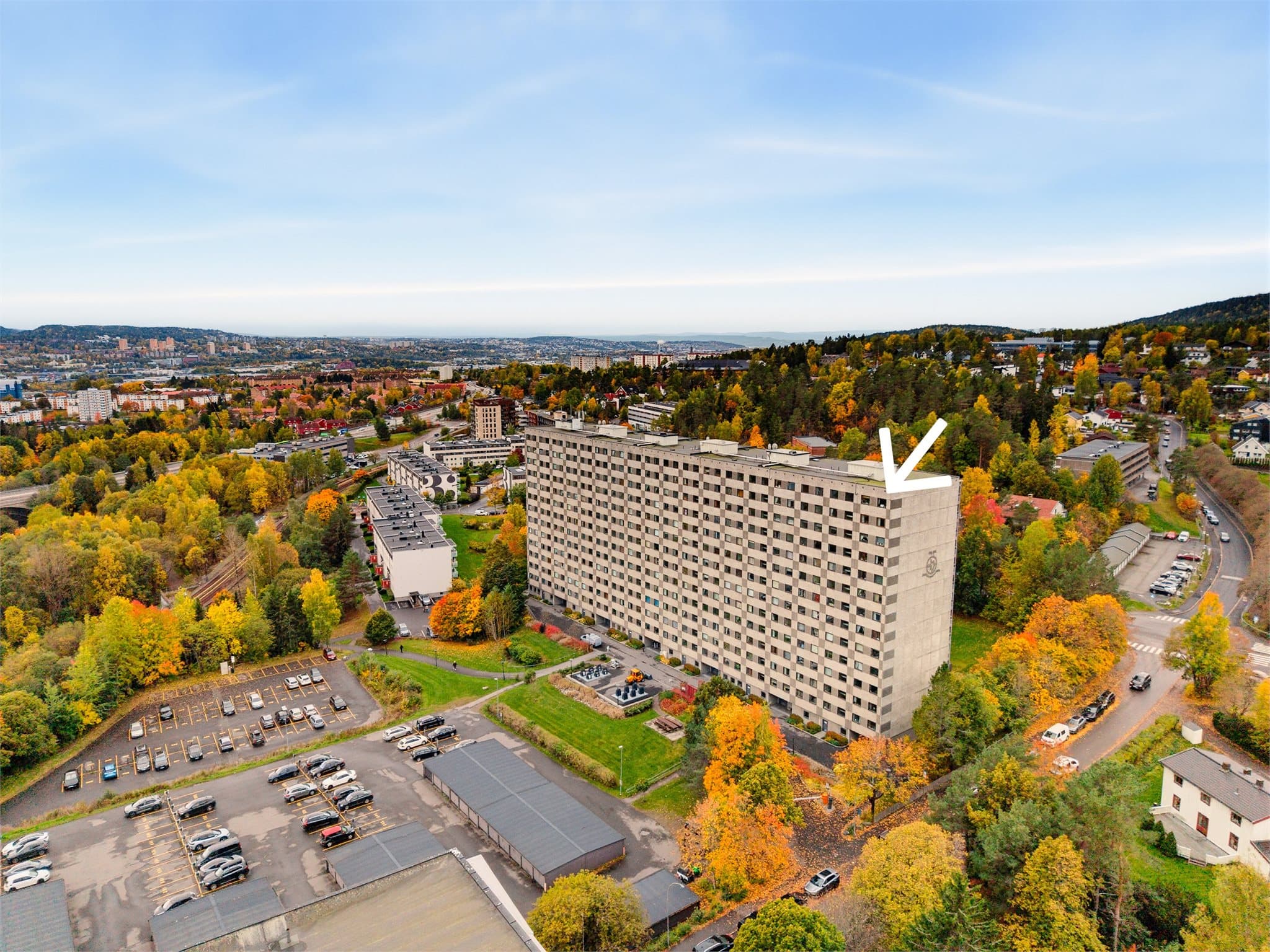 Emera Eiendomsmegling v/Eirik Blix har gleden av å presentere Ammerudhellinga 43! Foto: Philip Isaksen