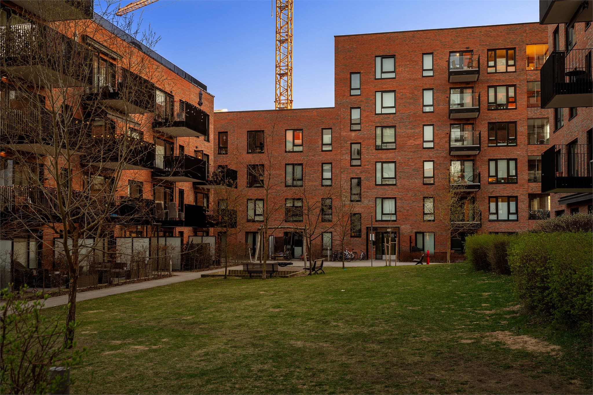 Sameiet består av 77 boligseksjoner. Området kjennetegnes av grønne fellesarealer, hyggelige tun og bilfrie soner.