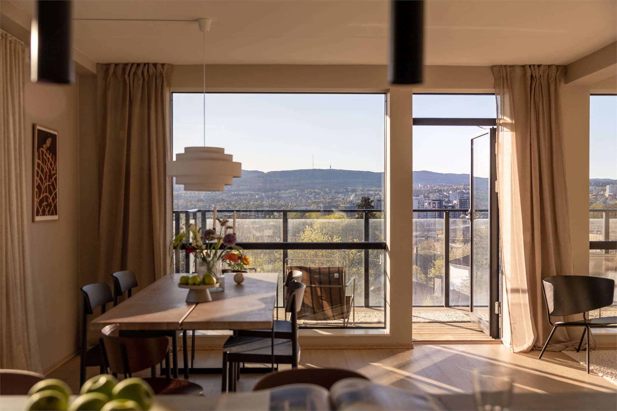 Her spiser du middag til veldig fin utsikt!