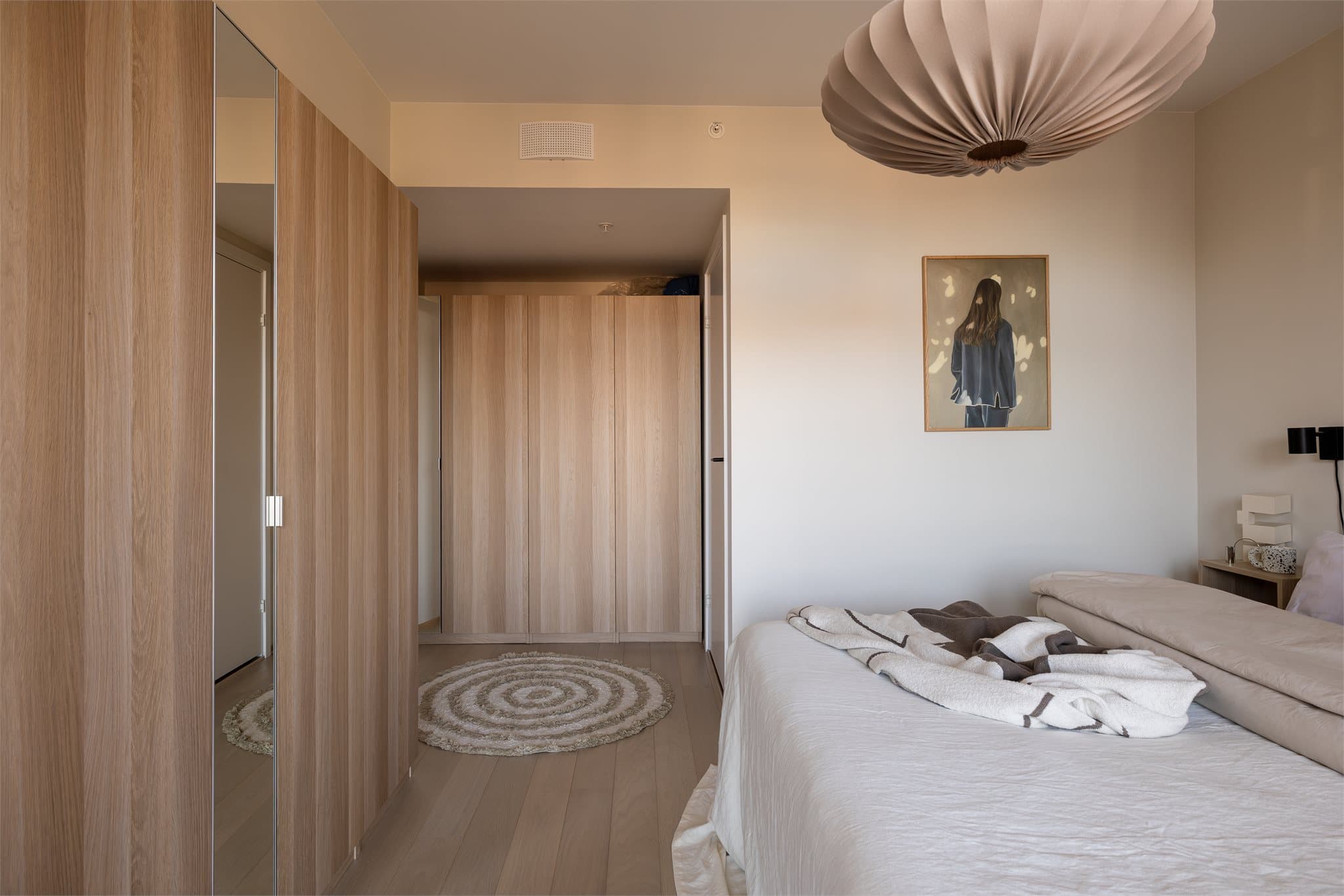 Rommet har sitt eget baderom så her har du din egen private sone.