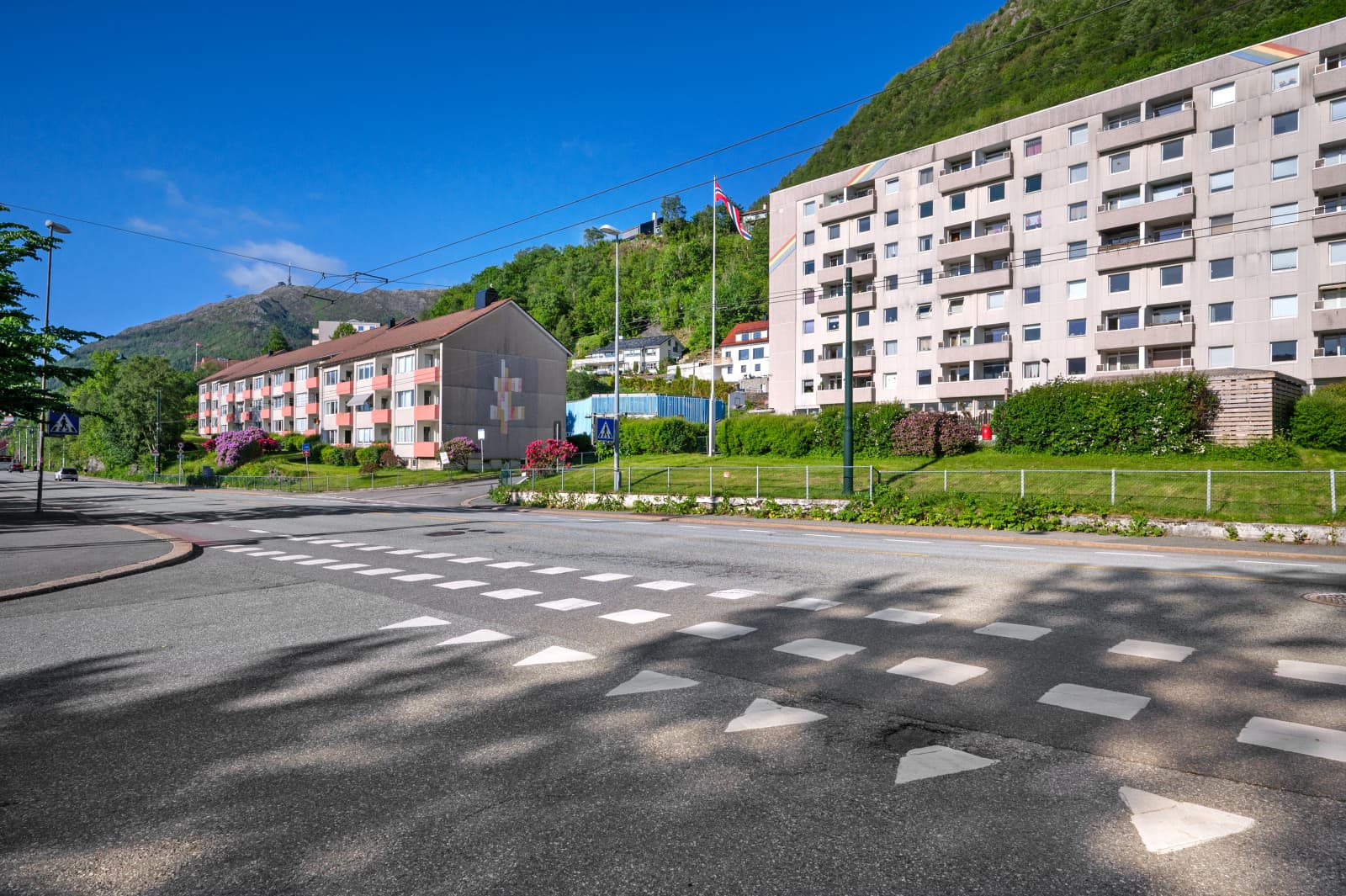 - Det er godt kollektivtilbud i området med Mannsverk bussholdeplass 1 minutt unna -