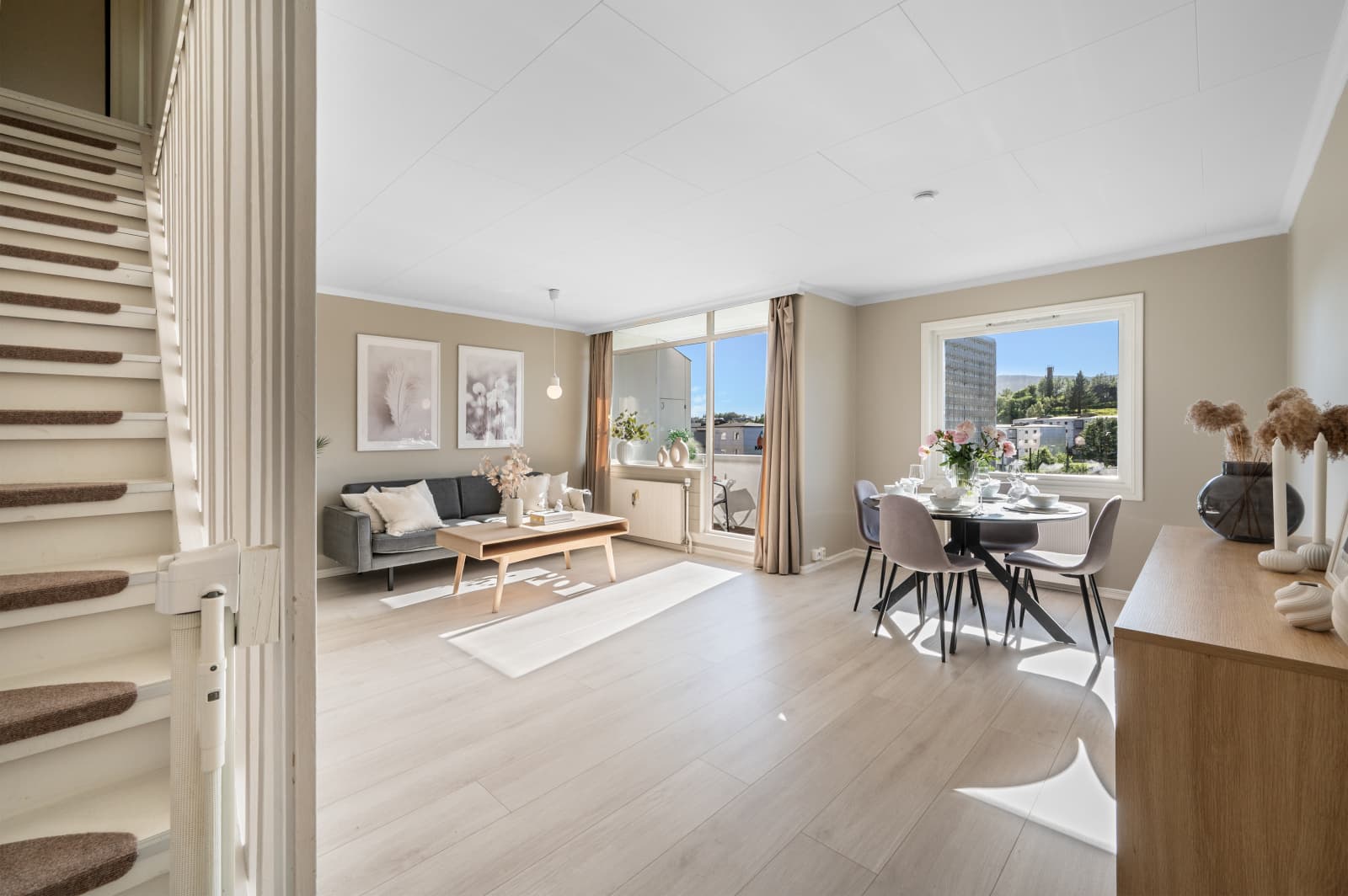 - Gode lagringsmuligheter i ekstern bod i kjelleren på 3,1m² -