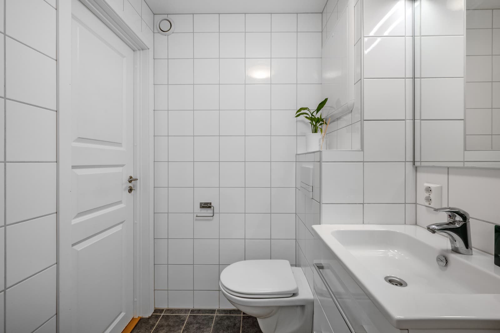 - Badet måler 2,8m² -