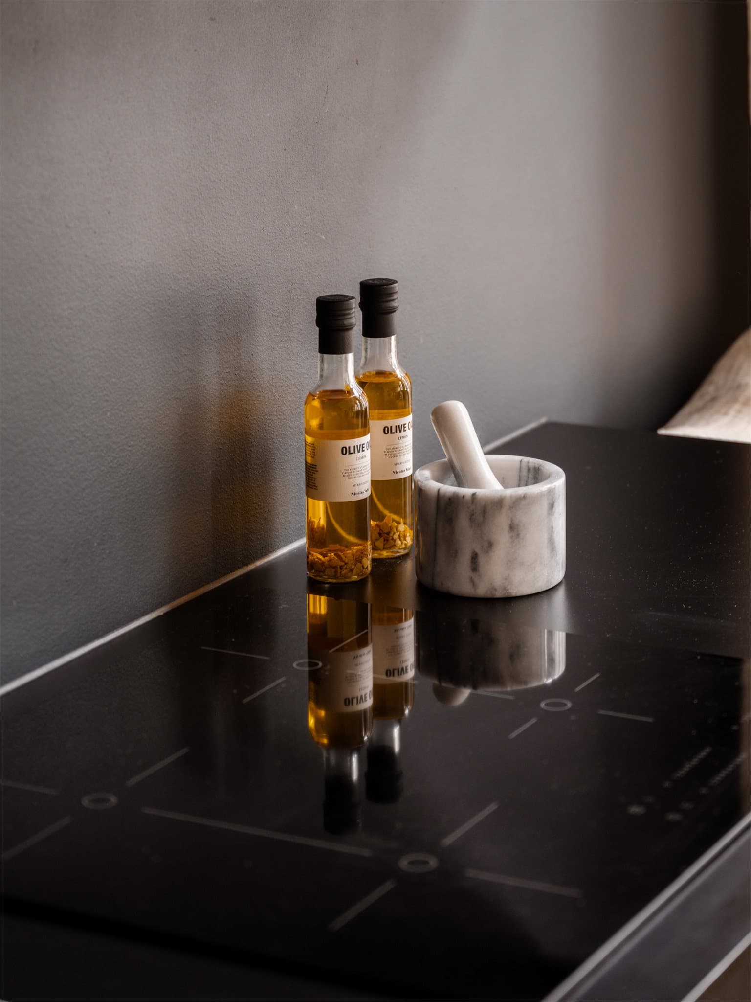 Integrert platetopp for en sømløs og stilren arbeidsflate.