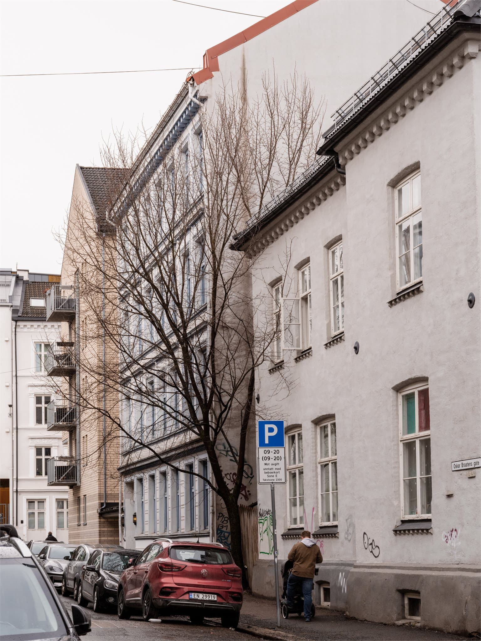 Her bor du i et veletablert og populært boligområde med klassisk bygårdsbebyggelse.