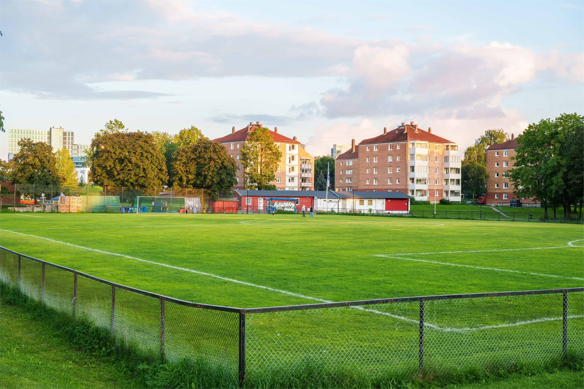 Nærområdet- Valle Hovin har et stort utvalg av ulike fotballbaner. Her finner du både naturgress og kunstgress.