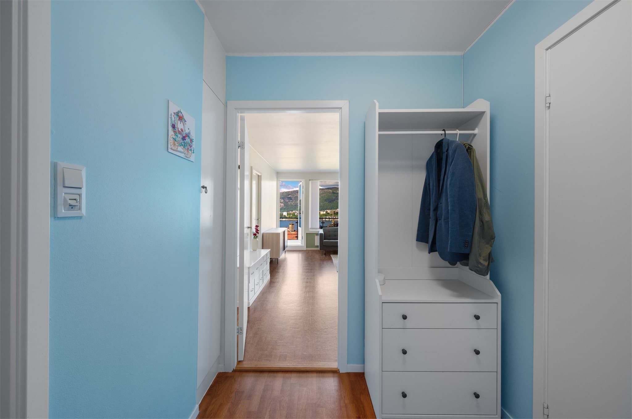 - Entréen måler 4m² -