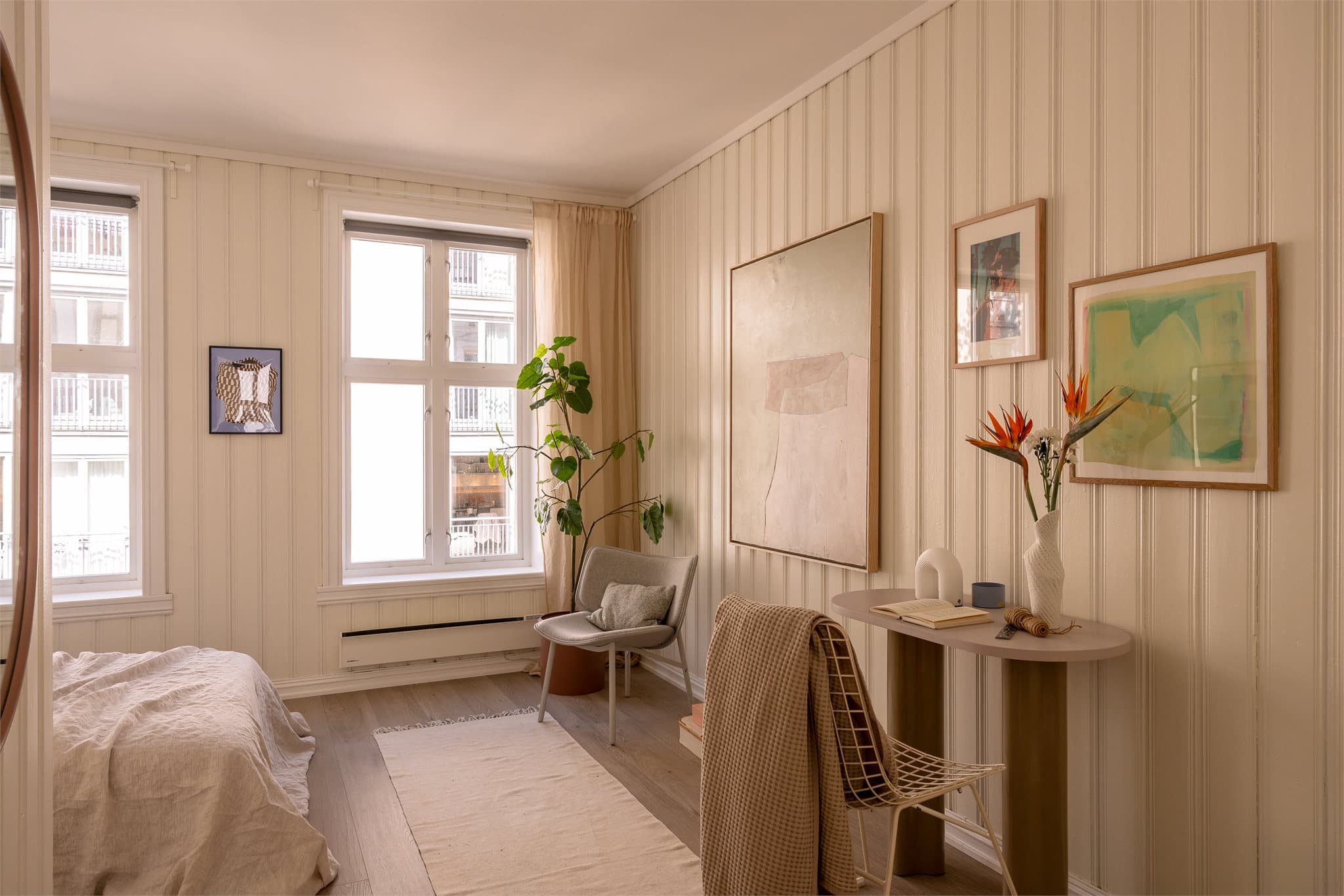 Rommet har god plass til skapinnredning og/eller kontorpult for hjemmekontoret.