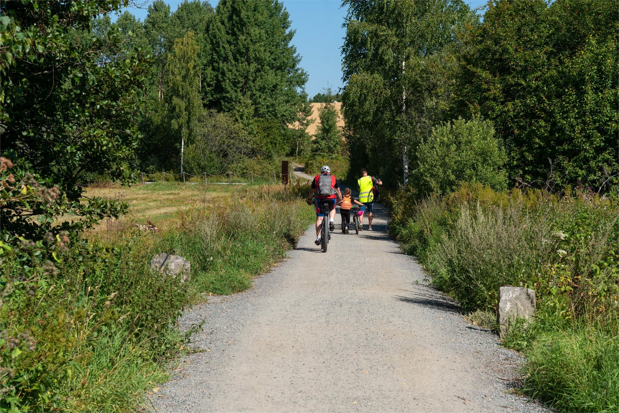 Turveiene rundt vannet og innover i Østmarka gir helårs tur- og aktivitetsmuligheter.