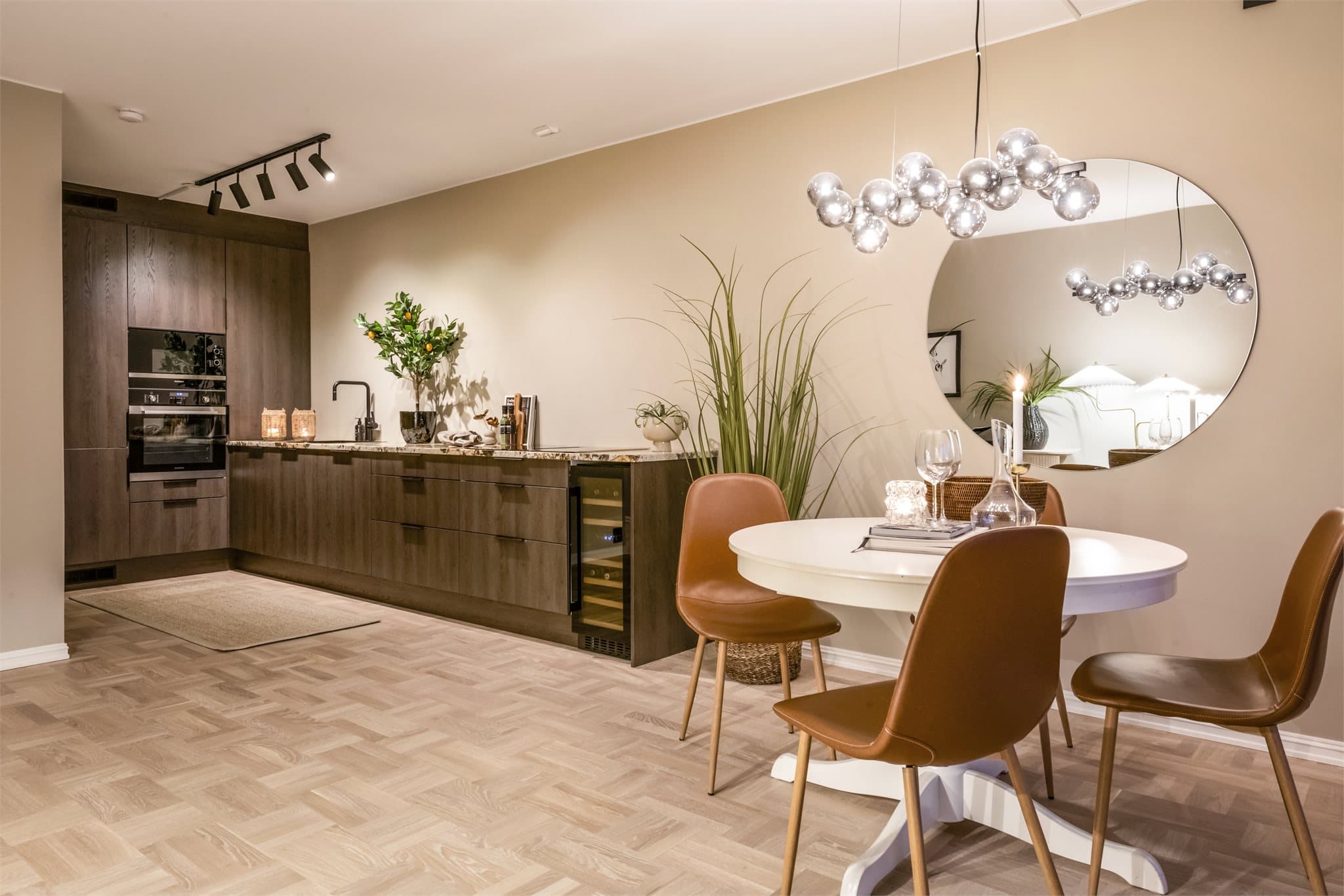 Planløsningen er godt utnyttet med naturlig soneinndeling og god plass til ønsket innredning.