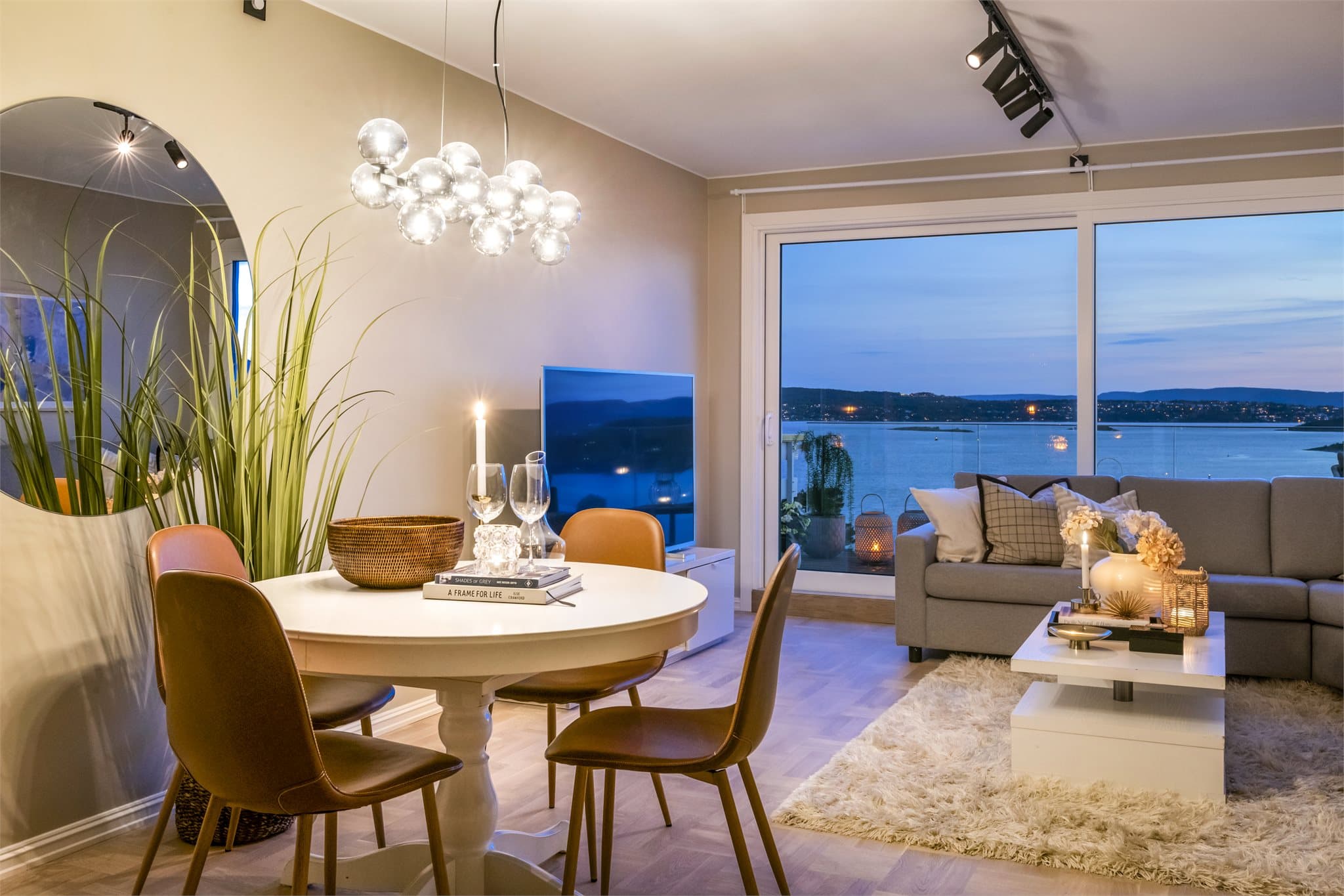 Rålekker og renovert (2022) 4-roms med høy standard.