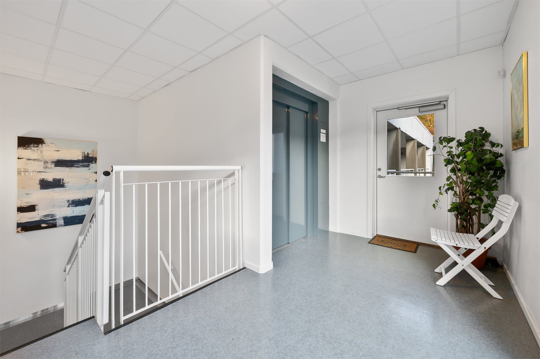 -Trappefri adkomst fra garasjeplass via heis og svalgang - passende alle livsfaser -