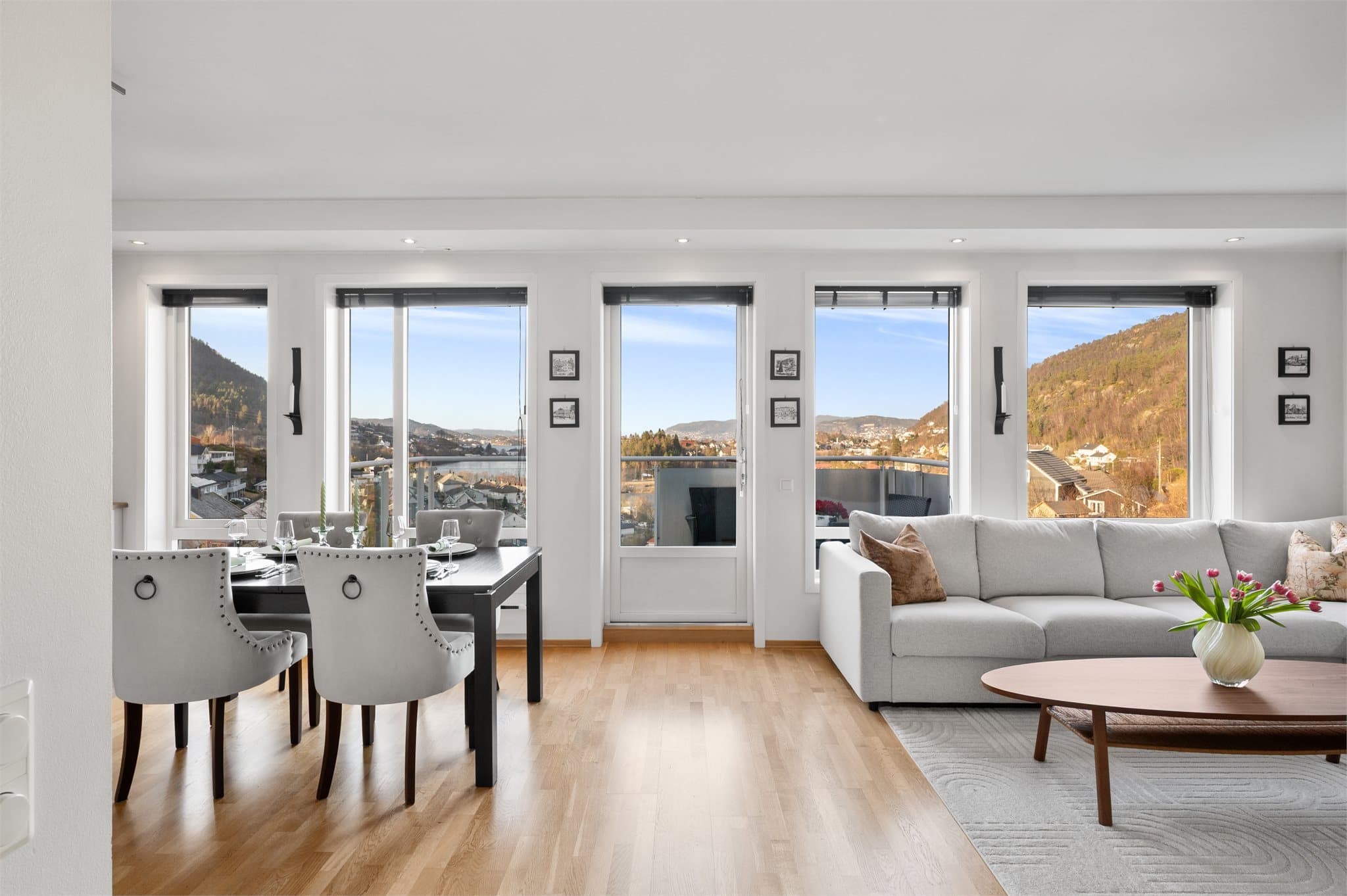 - En lekker 3-roms toppleilighet med 7,2m² balkong og nydelig utsikt -