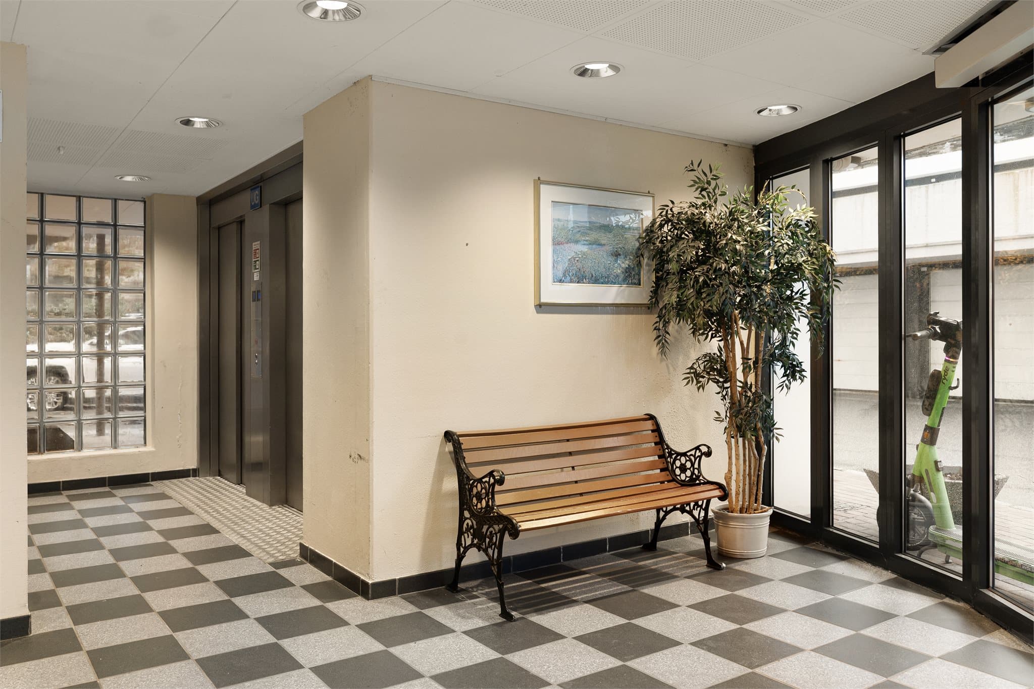 - Her bosetter du deg i et trivelig boligområde, tett på både by og natur -