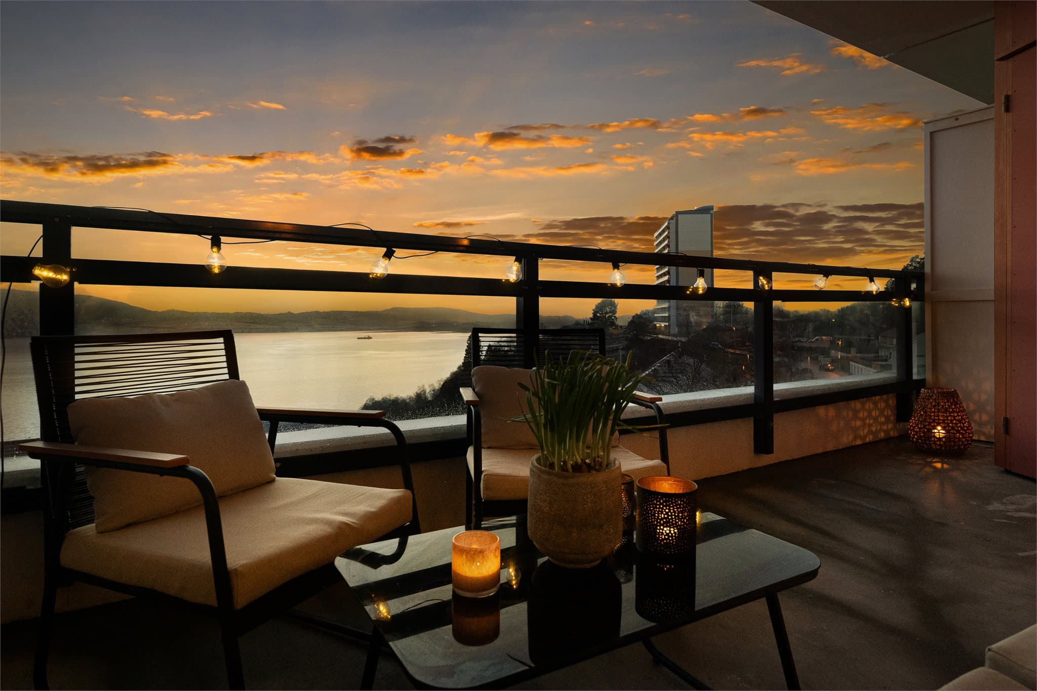 - Emera eiendomsmegling v/ Ingvar Nypan har gleden av å presentere strøkne Helleveien 267! -