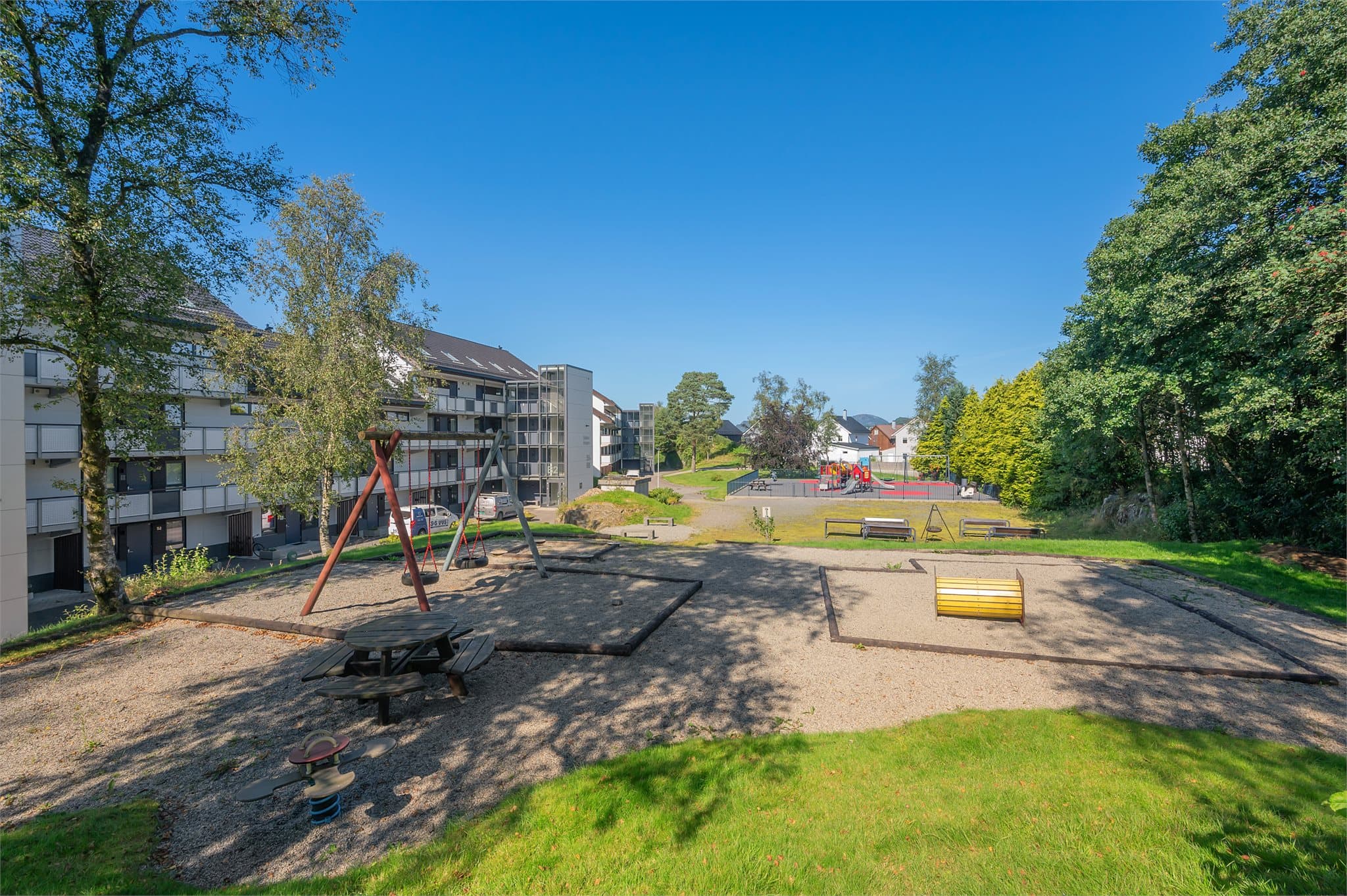 - Et barnevennlig område med gangavstand til barnehager, skoler og flotte fritidstilbud -