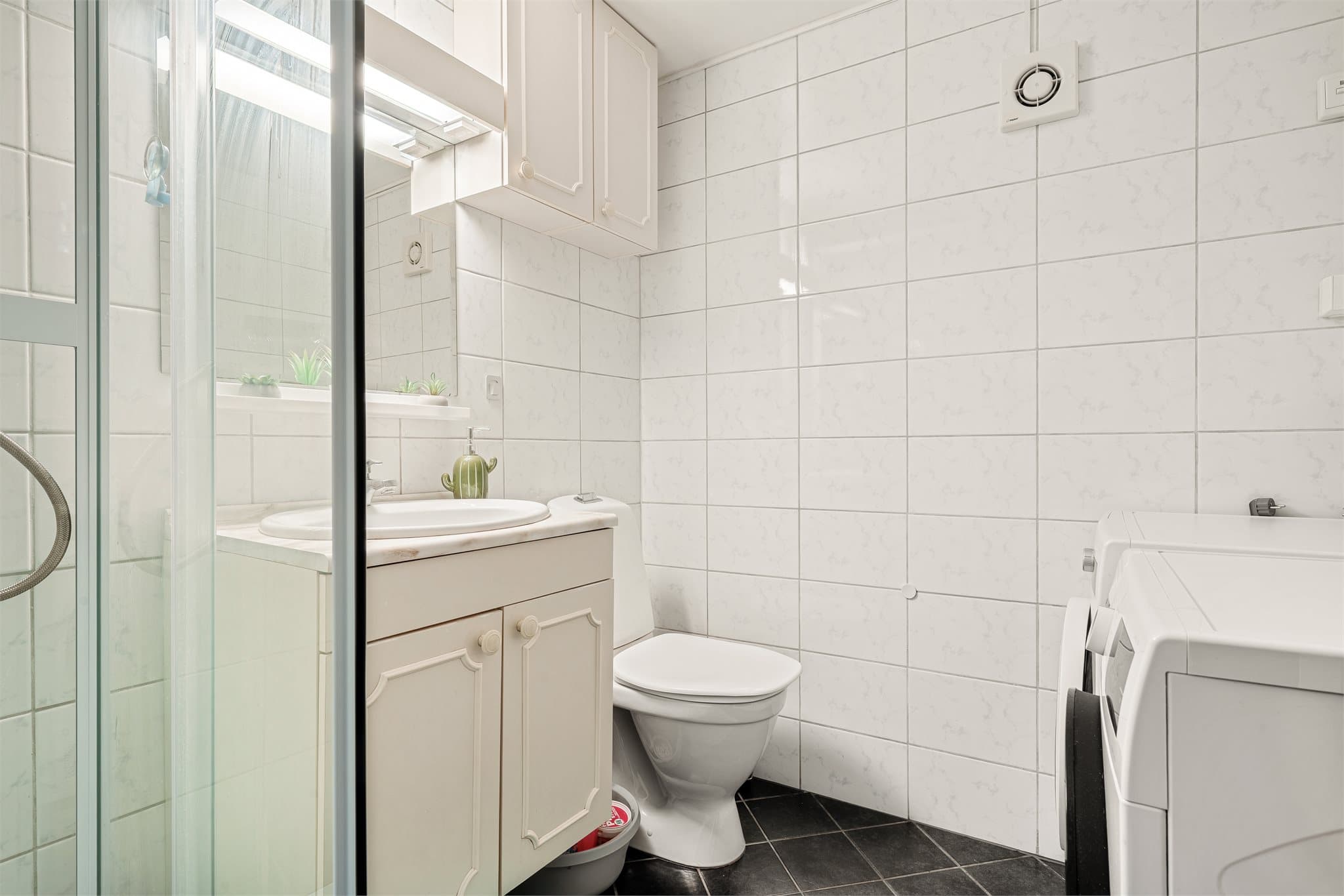 - Helfliset bad som måler 3,9m² -