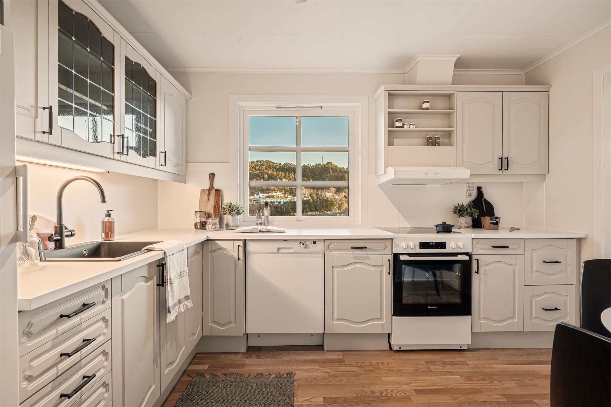 - Kjøkkenet måler 9,7m² -