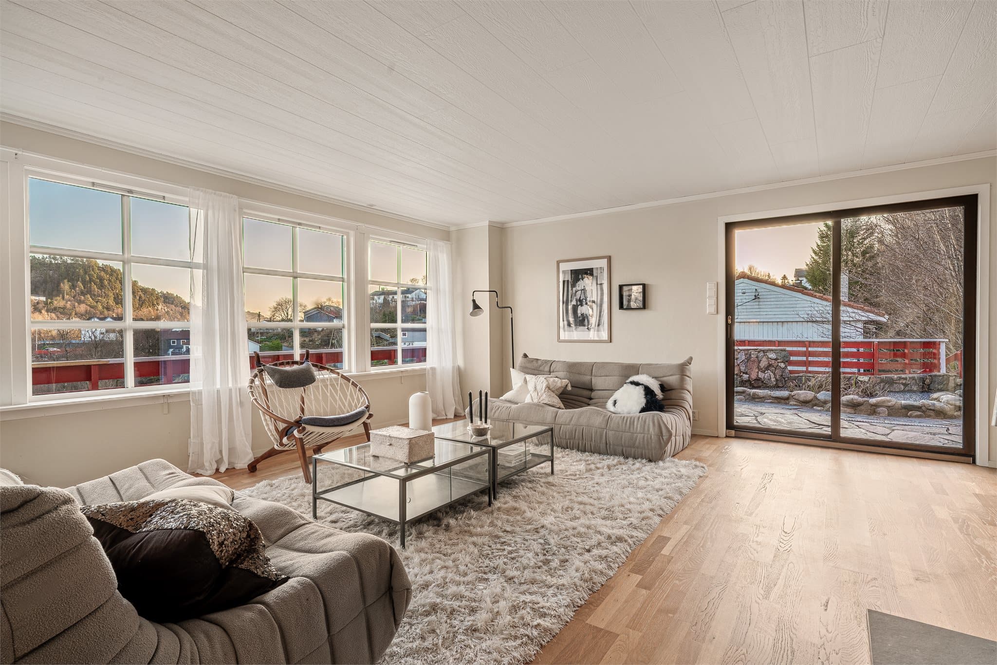 - Merk generøse vindusflater som slipper inn rikelig med naturlig lys -