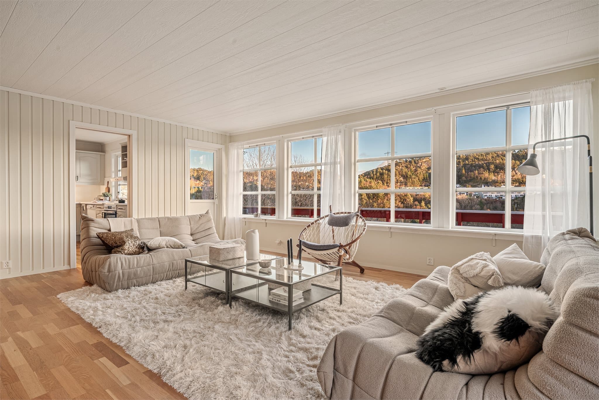 - Boligens hoveddel har et BRA-i på 145m² -