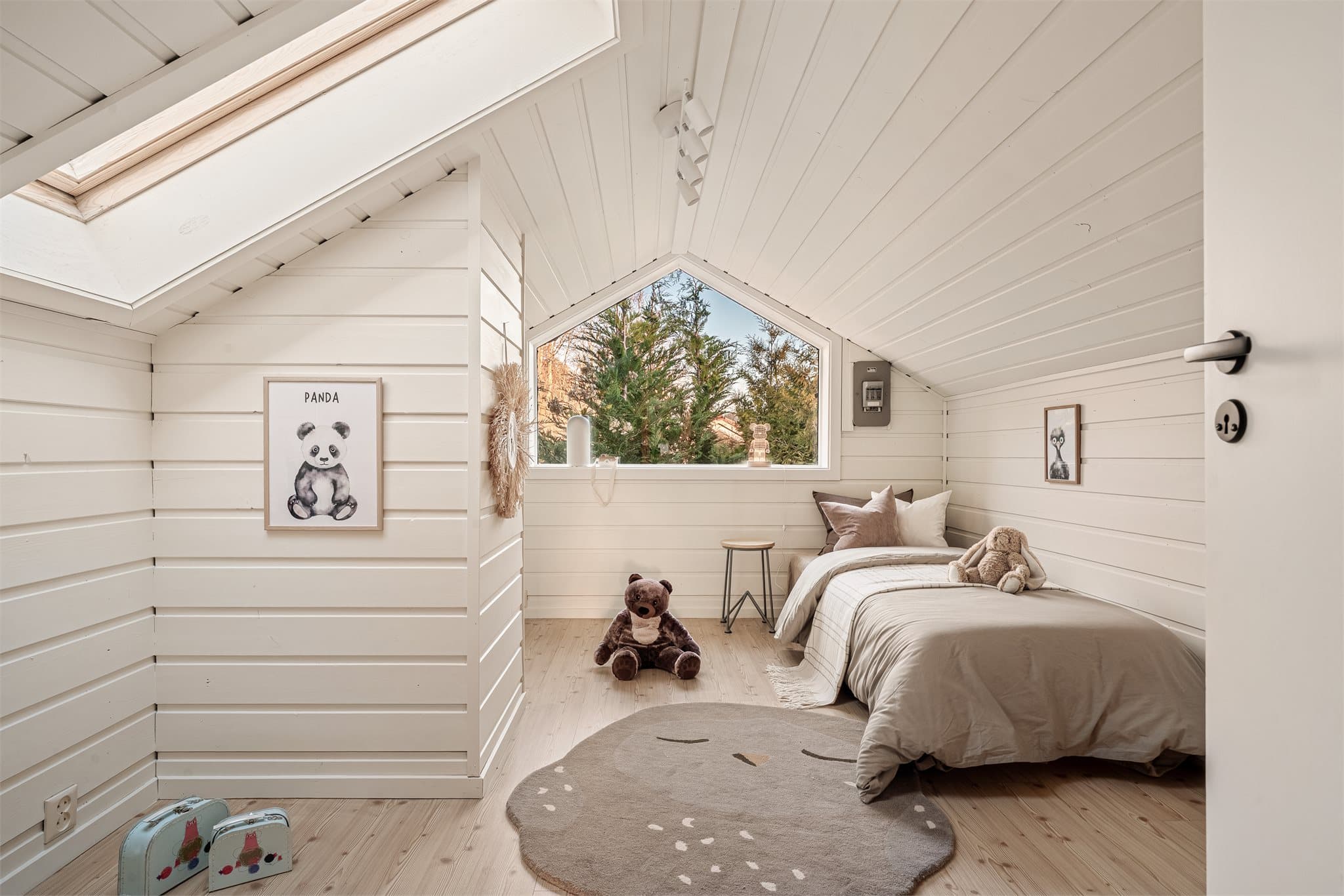 - Soverom 4 måler 7,5m² -