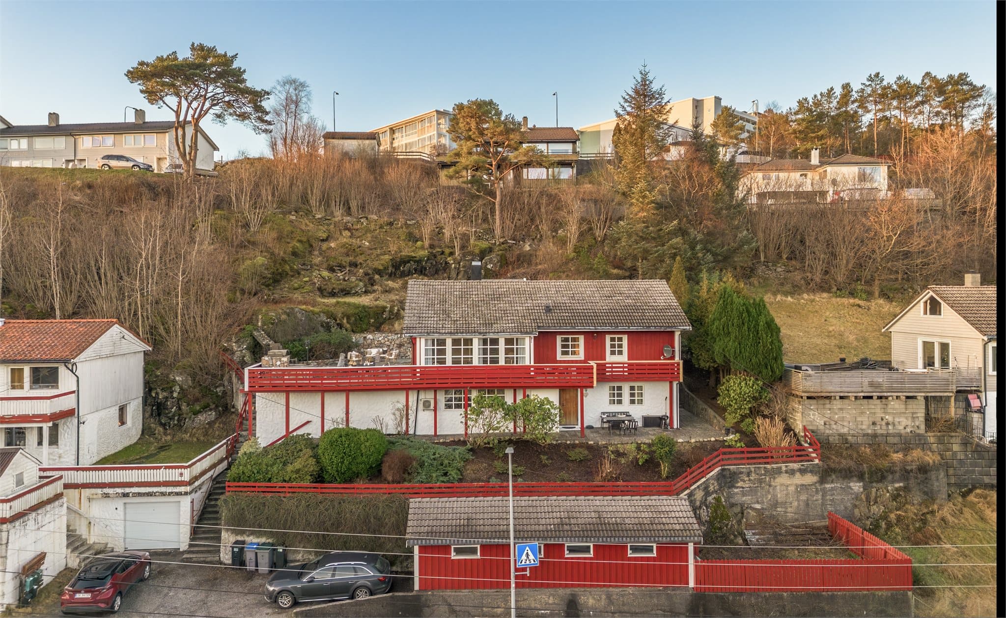 - Her har man god plass til ønsket utemøbement i ulike soner -