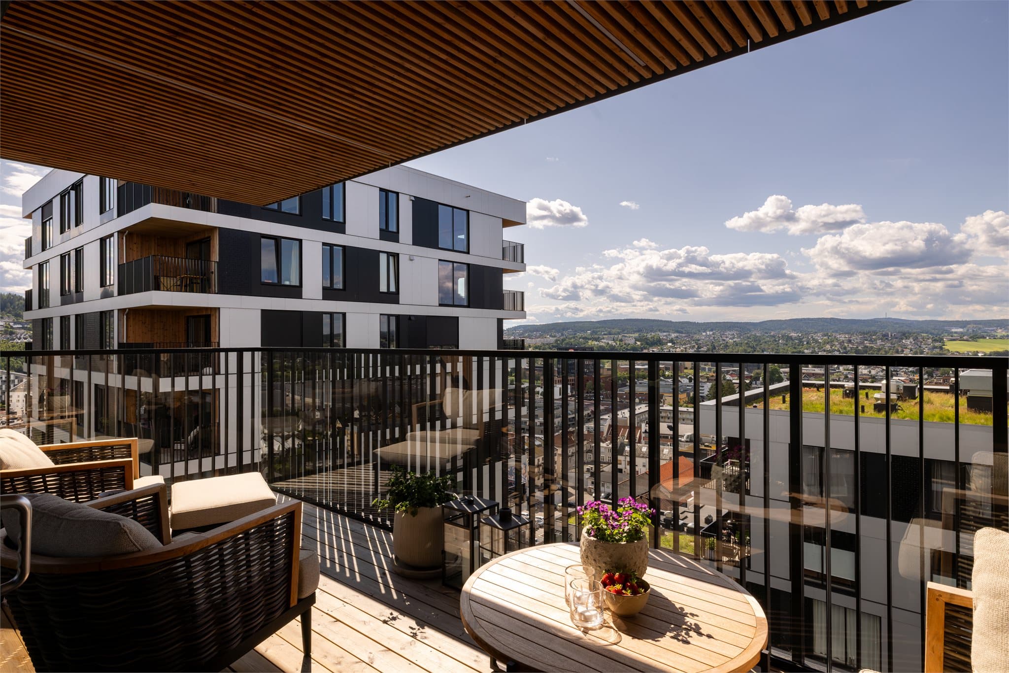 Selger opplyser om gode solforhold.