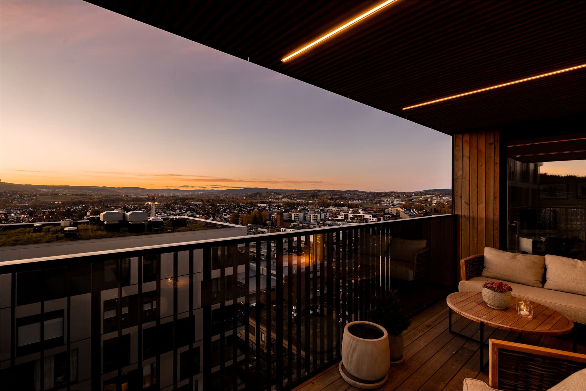 Milad Alexander Sabori v/Emera Eiendomsmegling ønsker velkommen til Sørumsgata 7.