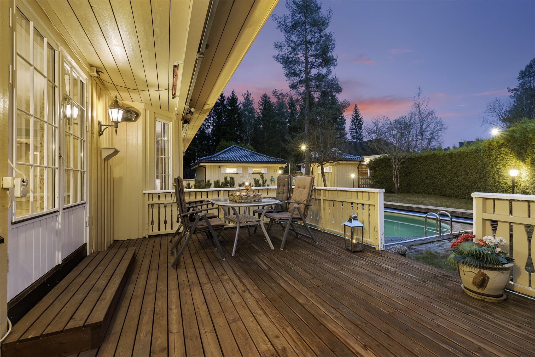 Fin uteplass med skjermet beliggenhet