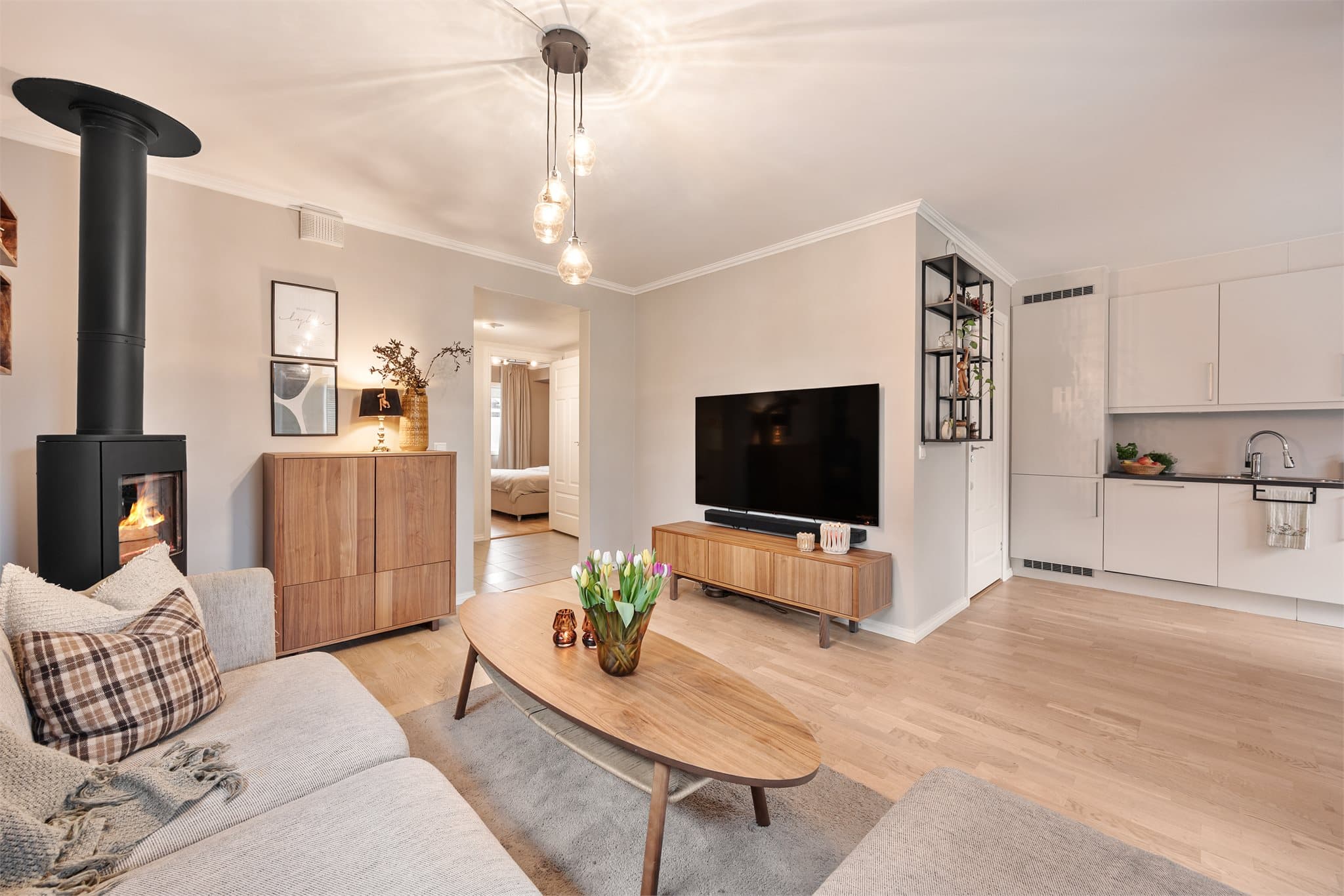 Stuen byr på flere møbleringsmuligheter.