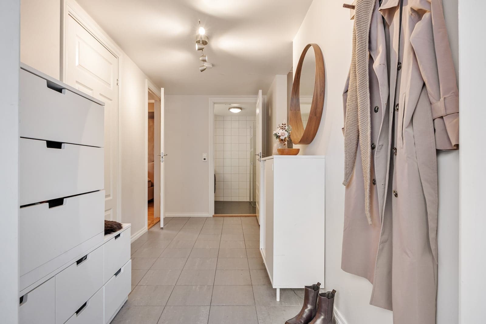 Entreen har gulvvarme.