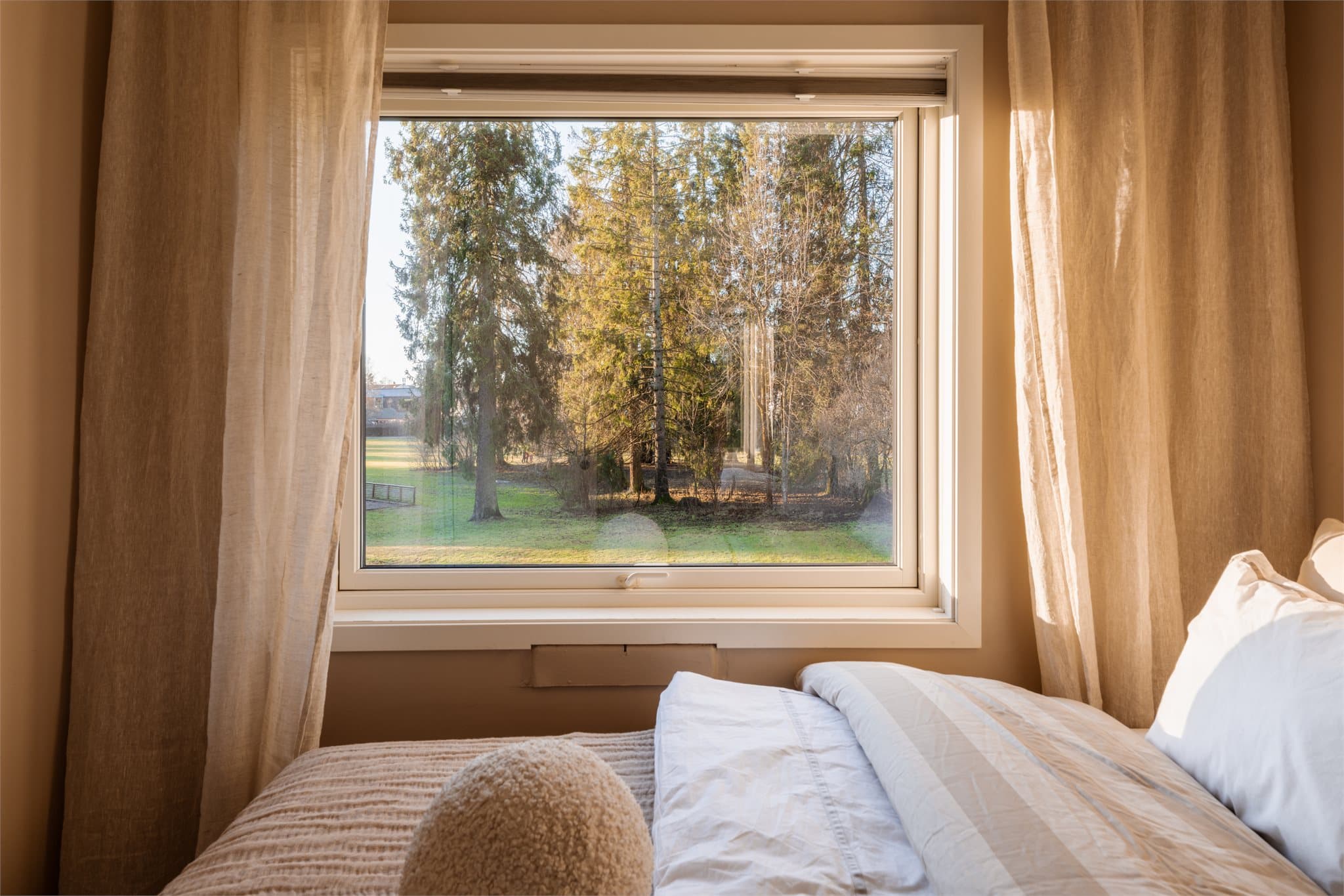 Her sover du godt, ut mot stille og bilfrie grøntarealer.