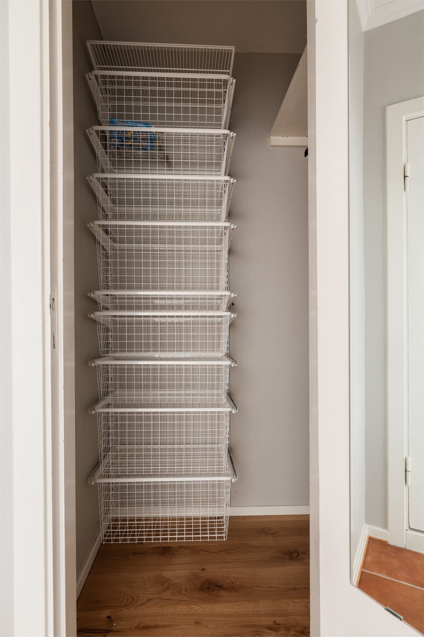 Perfekt for oppbevaring av klær, sko, støvsuger alt alt du trenger i hverdagen.