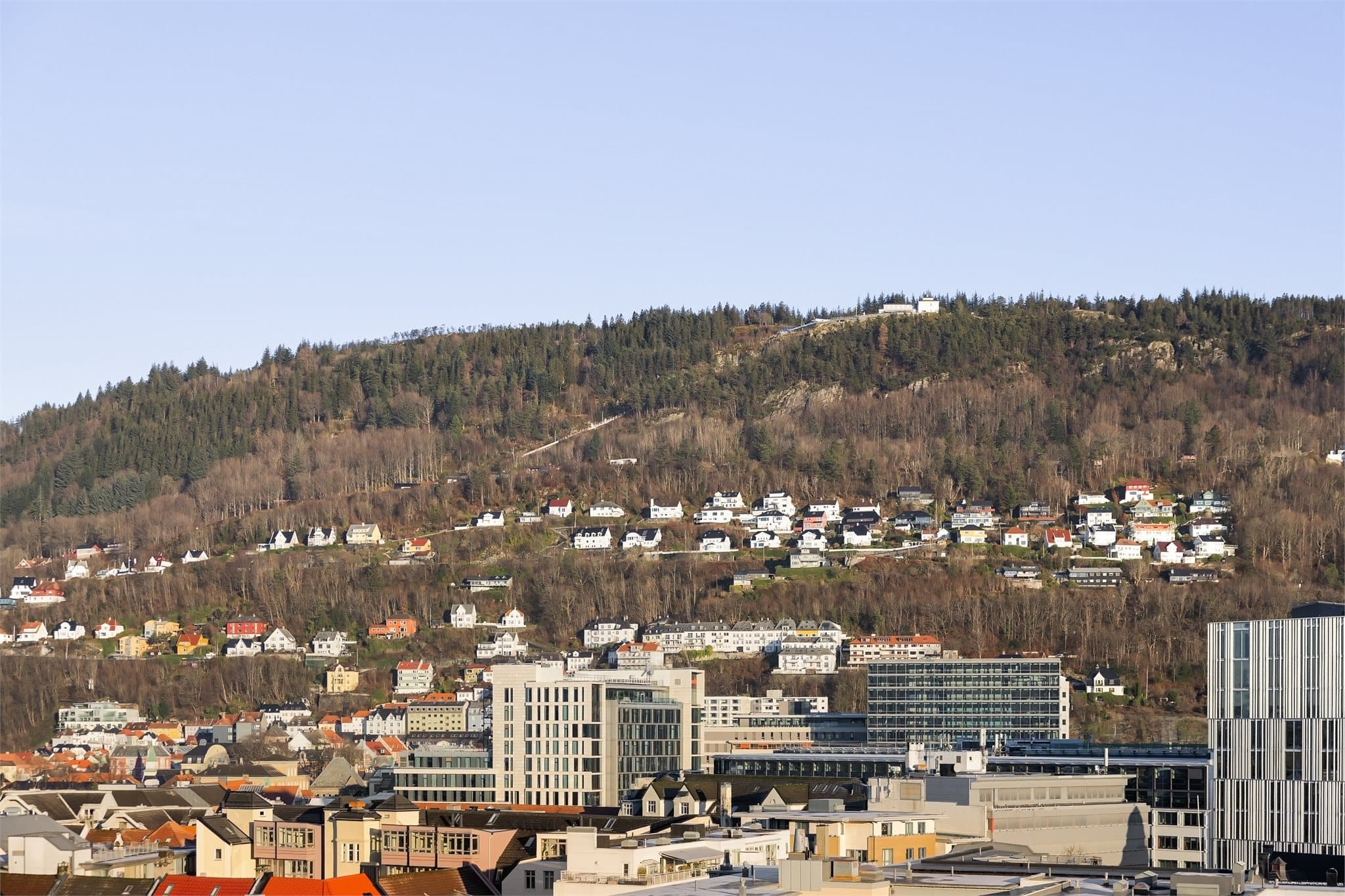 - Sjeldent med privat takterrasse! Nydelig utsikt mot Fløyen og Fjellsiden -