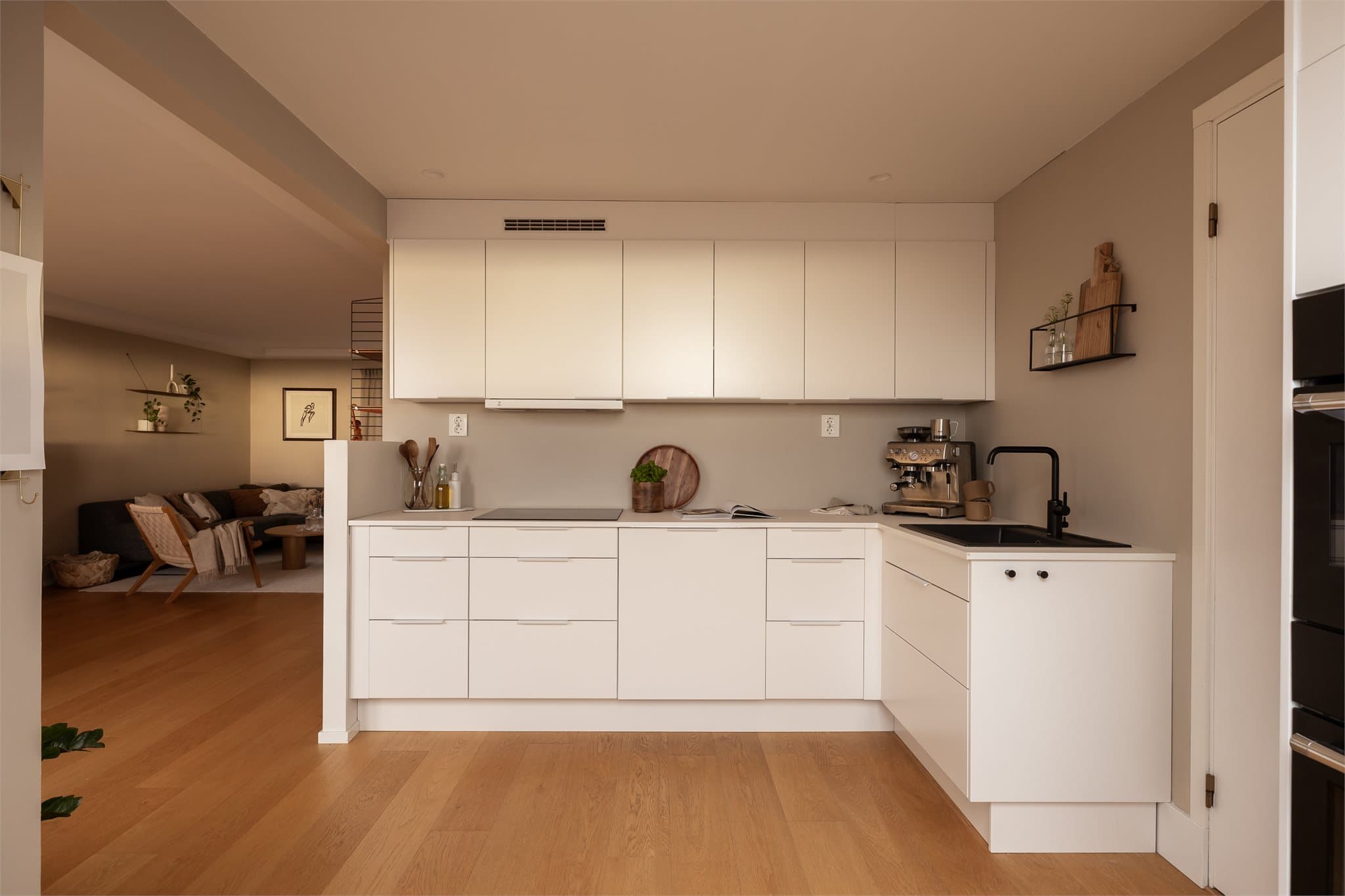 Den åpne løsningen bidrar til en sosial og luftig planløsning