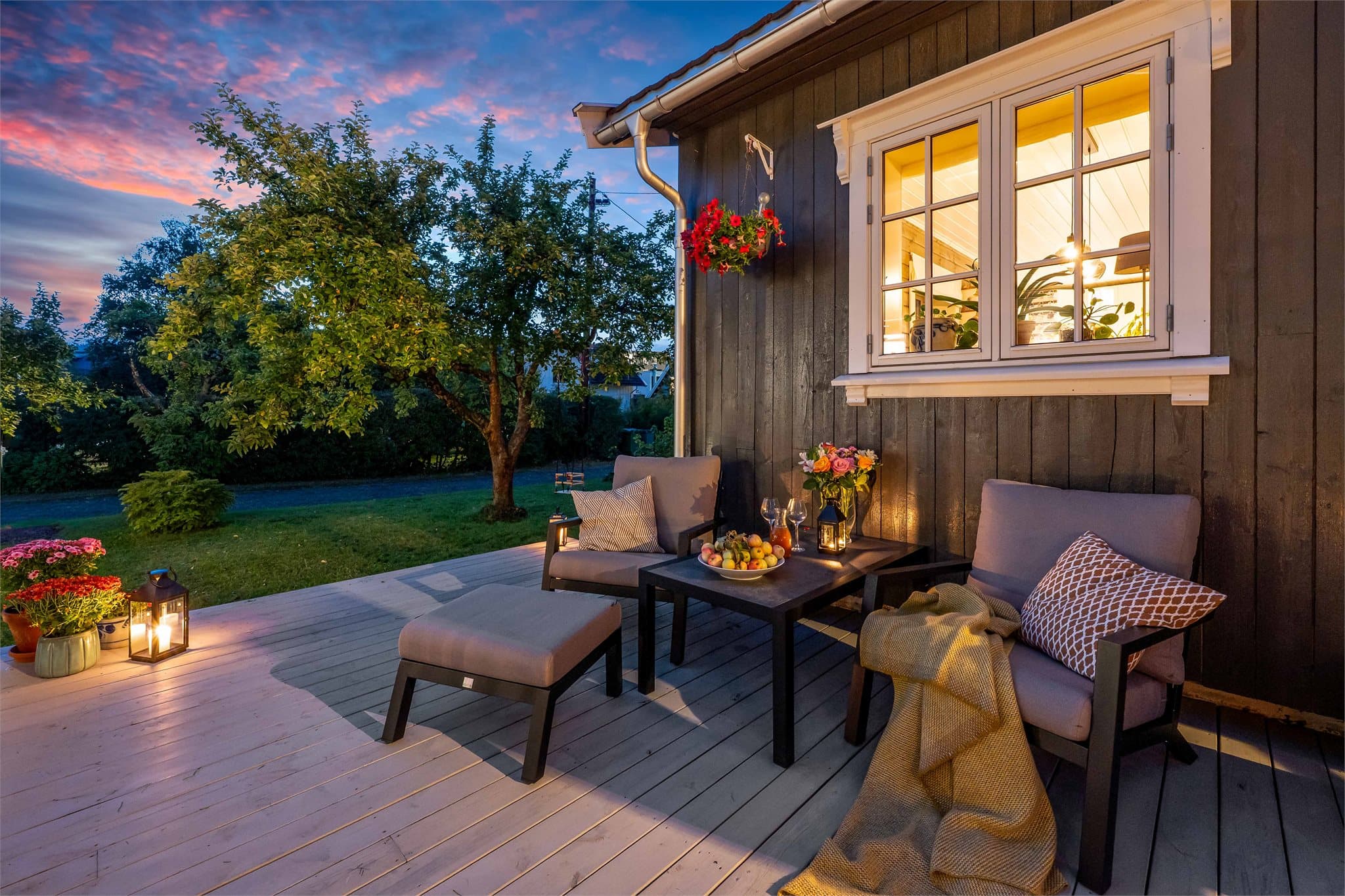 Her kan man kose seg med epler fra egen hage.