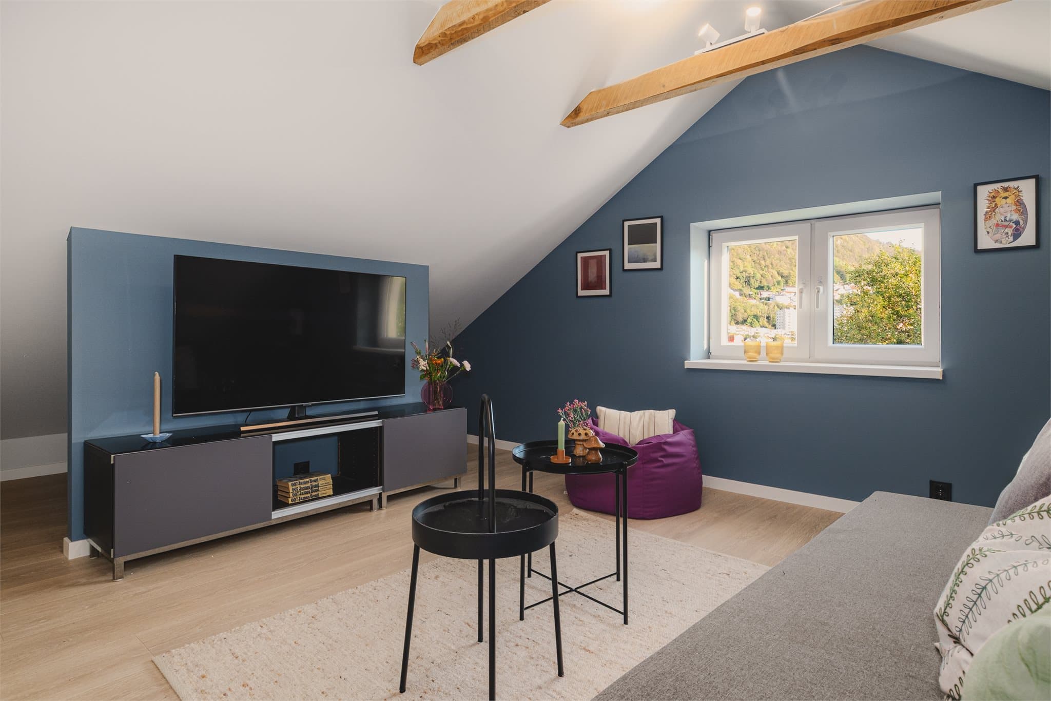 - Loftsrommet måler 15 m² (gulvareal på 31 m²) -