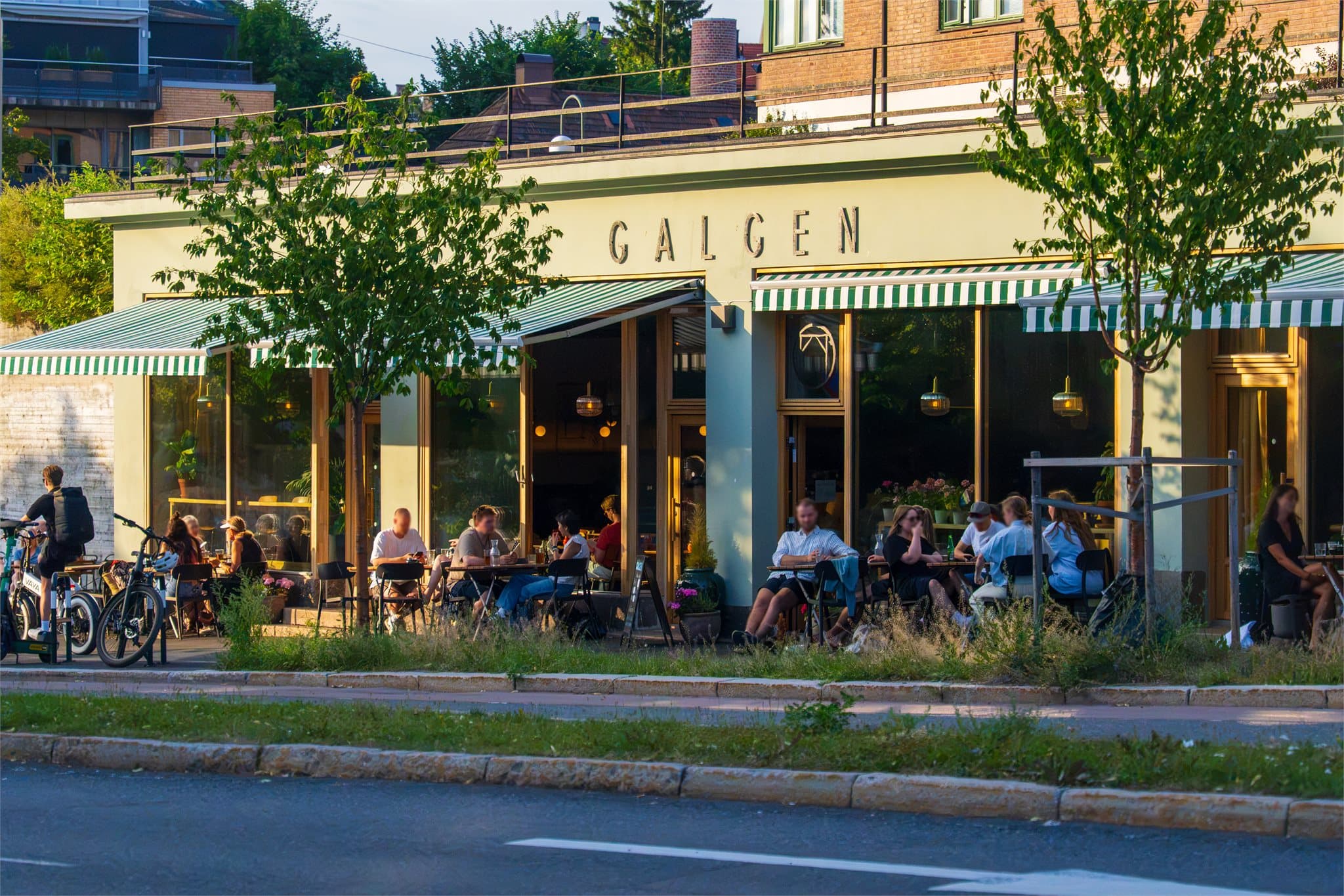 Galgen Restaurant er et populært møtested på Galgeberg som byr på god mat, hyggelig service og en avslappet atmosfære.