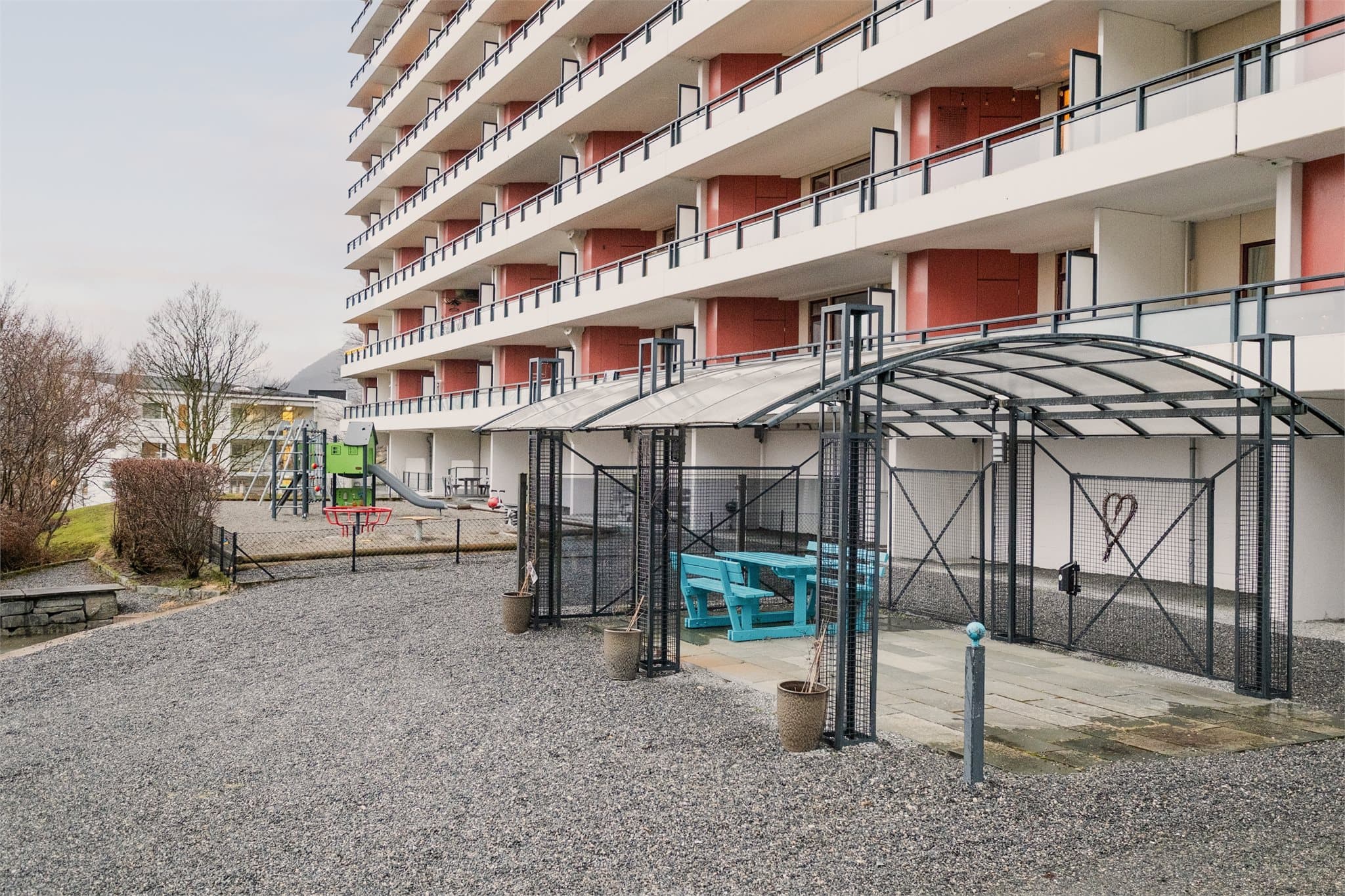 - Bosett deg i nærhet til "alt" hverdagen har å by på! -