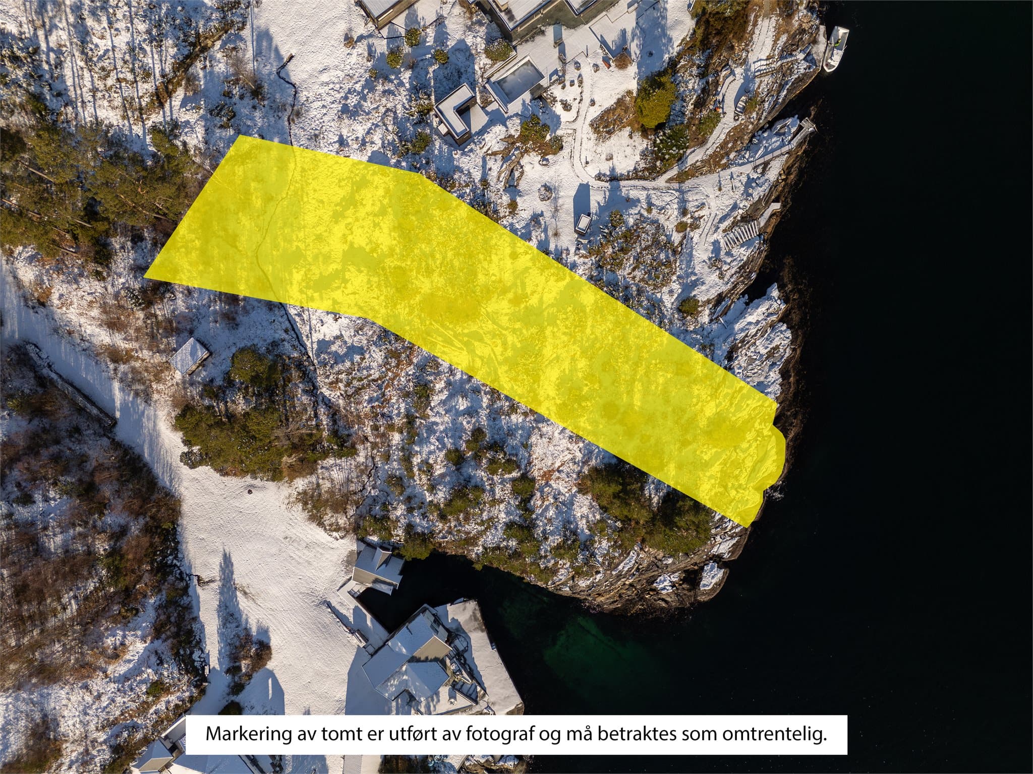 - Tomten måler 2409,7m² -