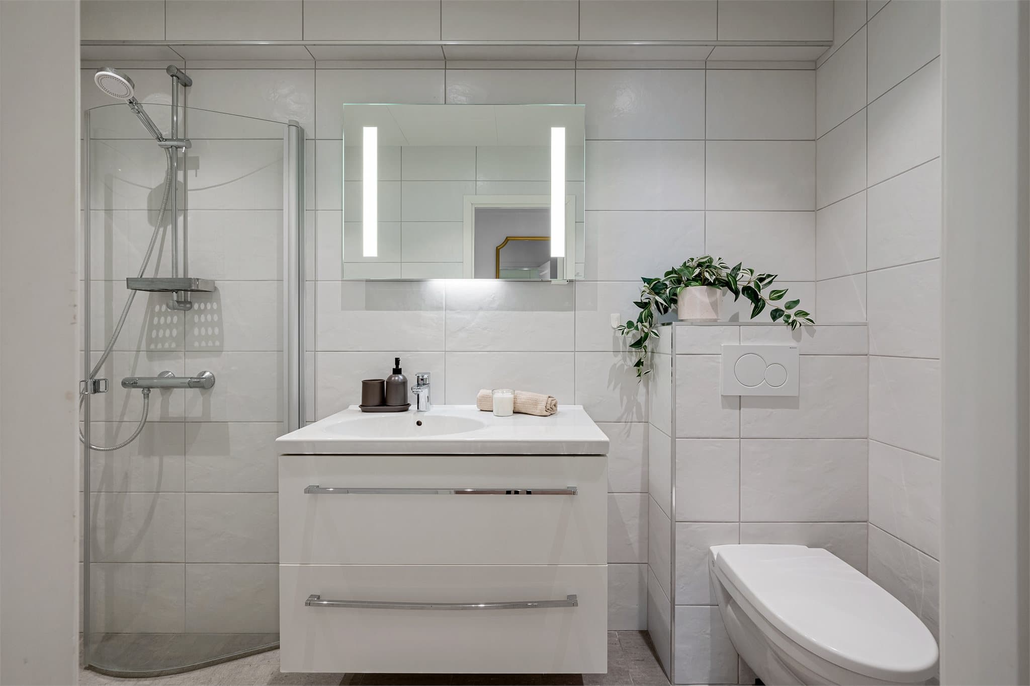 - Badet måler 3,6m² -