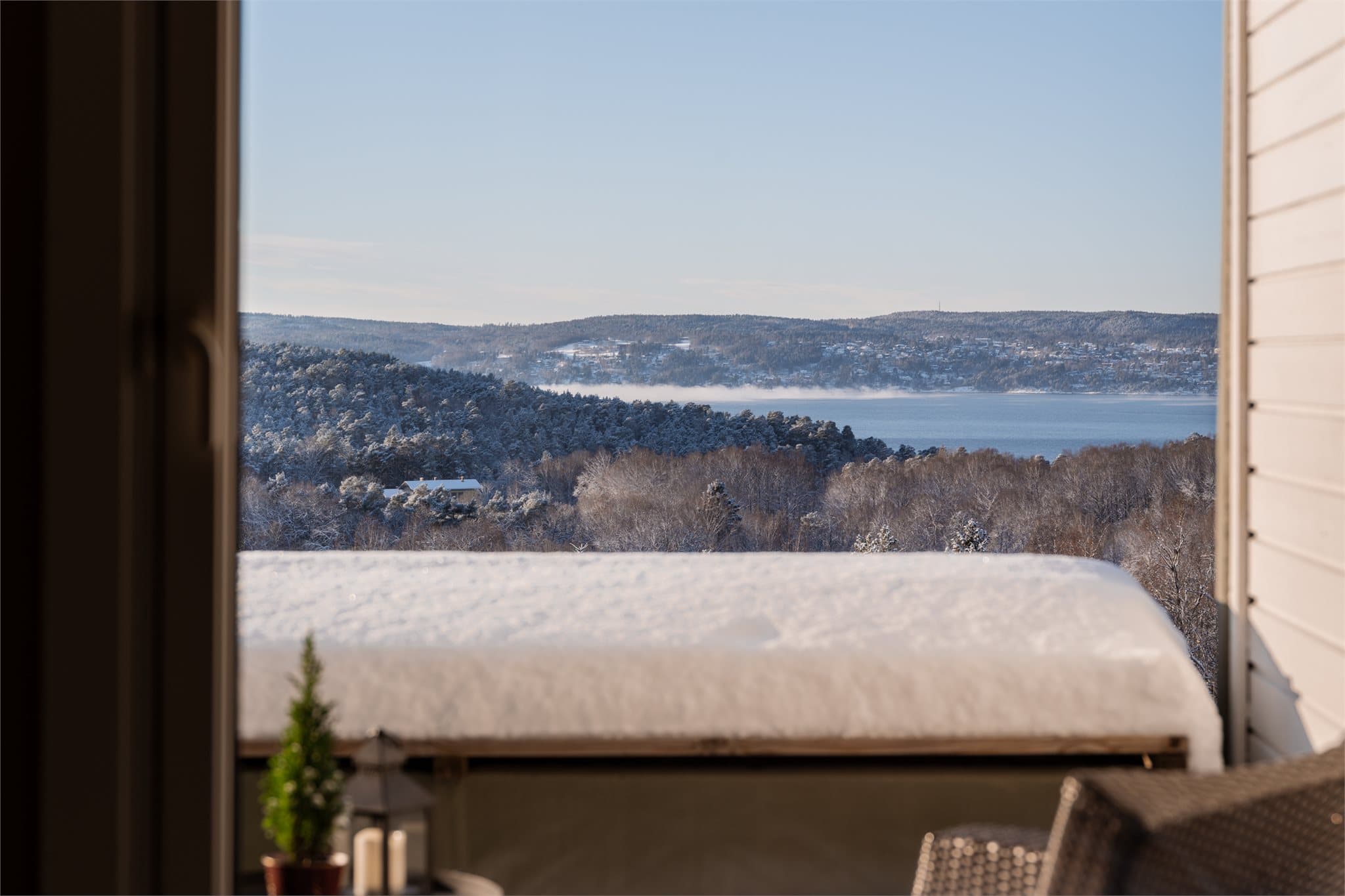 Her bor du med nærhet til både marka og sjøen, med flotte turmuligheter.
