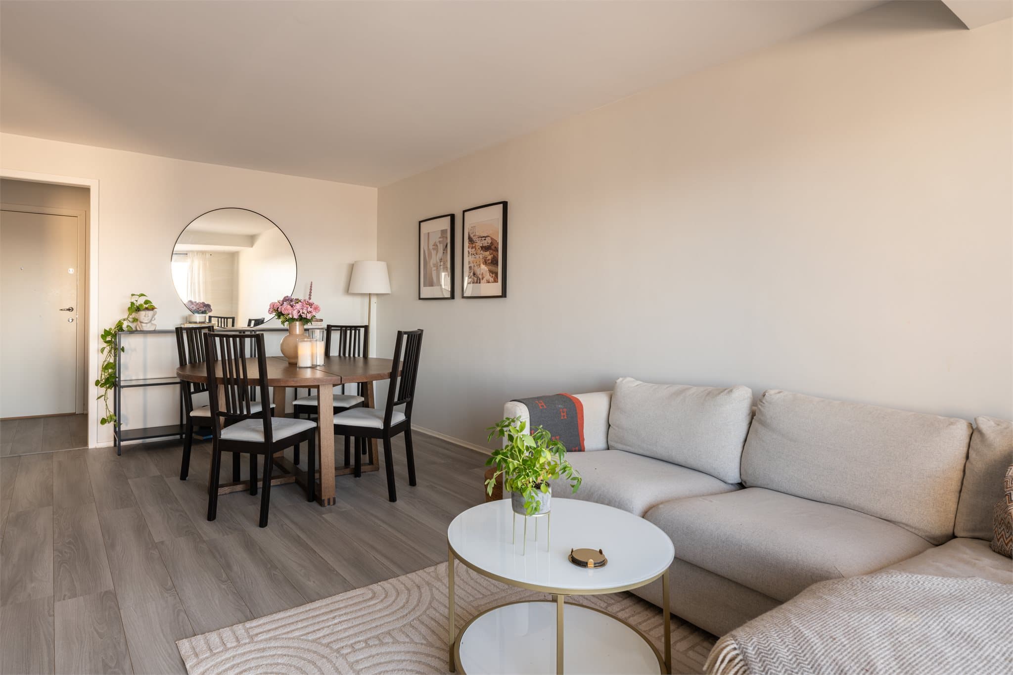 Rommet er lett å møblere etter eget ønske og behov, med en takhøyde på 2,40 m.