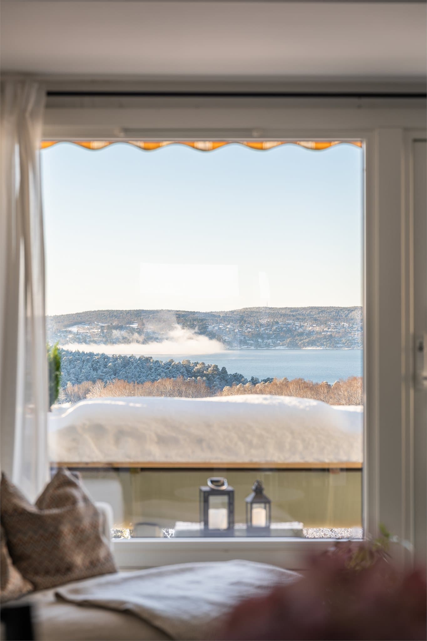 Utsikten gir en følelse av åpenhet og kontakt med naturen.