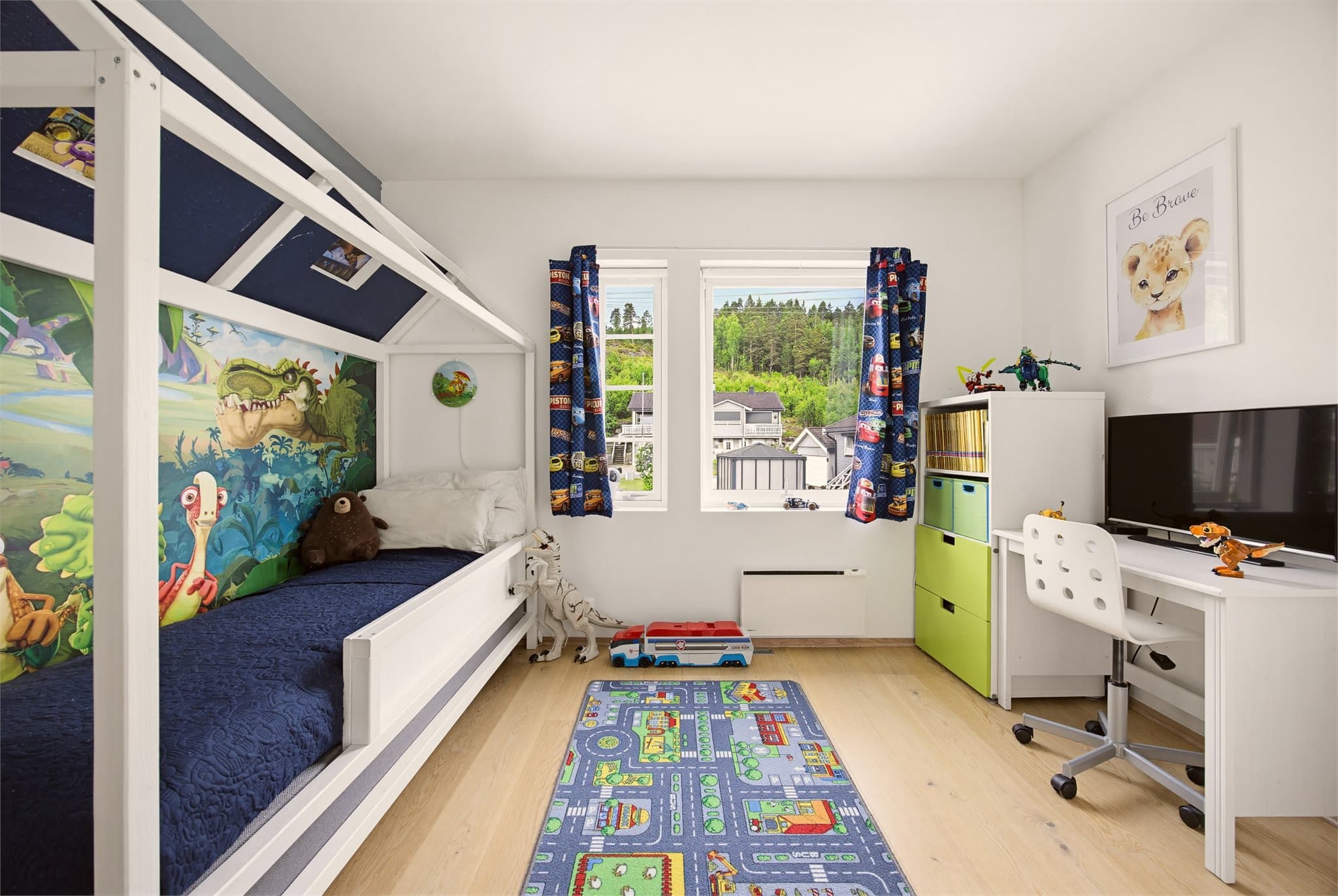 Utmerket som barnerom, gjesterom eller kontor etter behov.