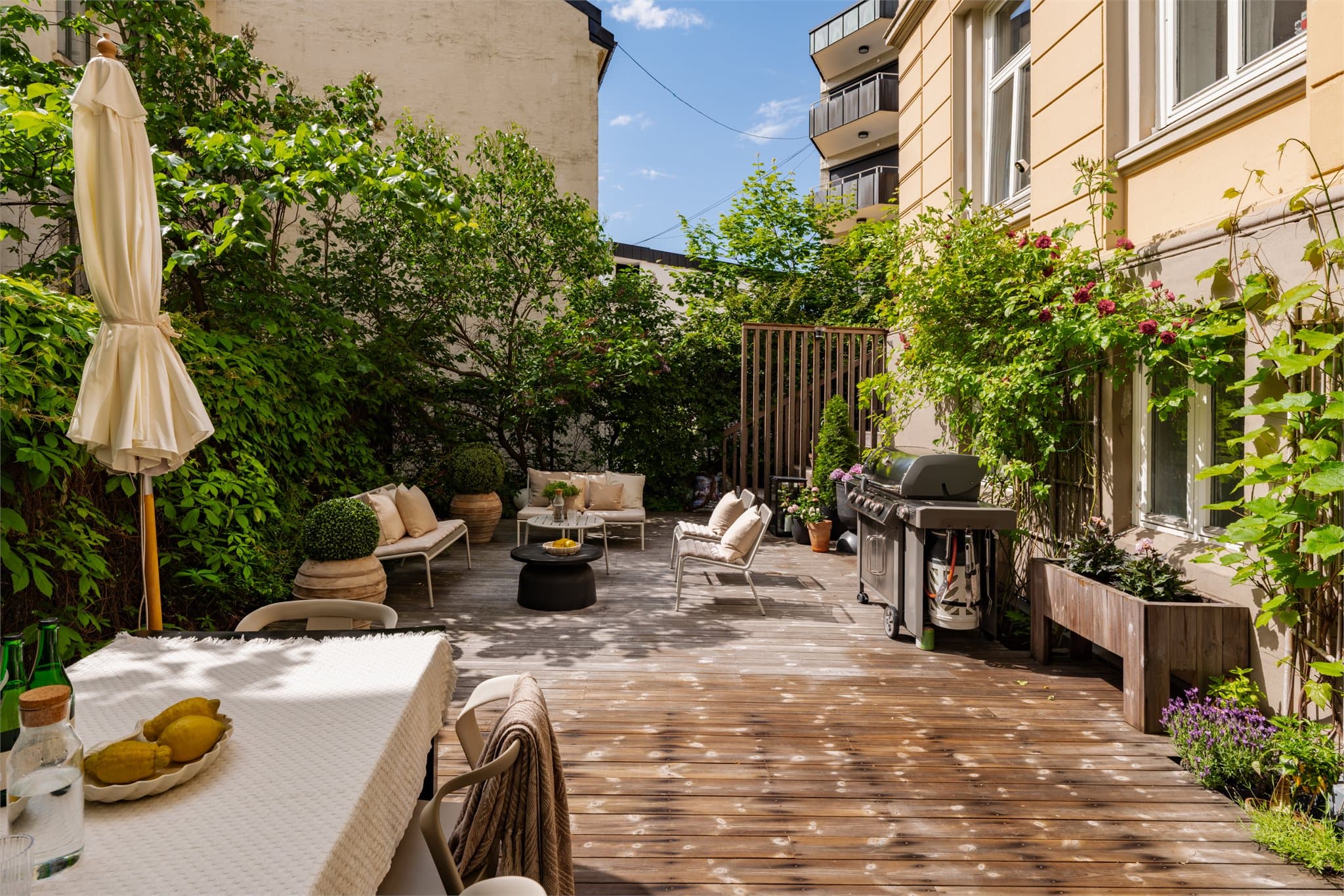 En sjelden mulighet: En klassisk leilighet over to plan i et av Frogners mest ettertraktede områder med privat og usjenert uteplass på hele 55 m².