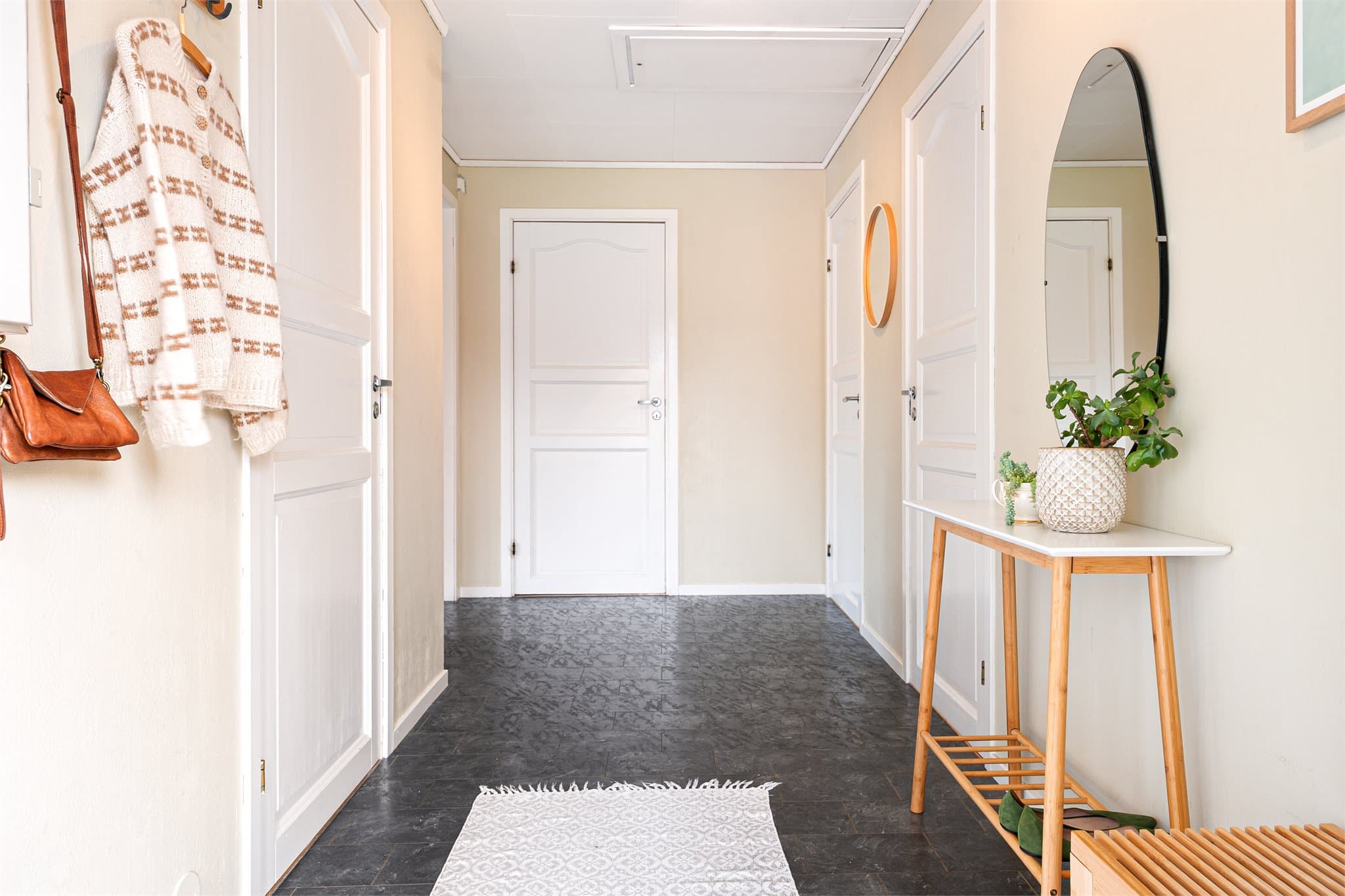 Leiiligheten har tilkomst til loft for lagring.