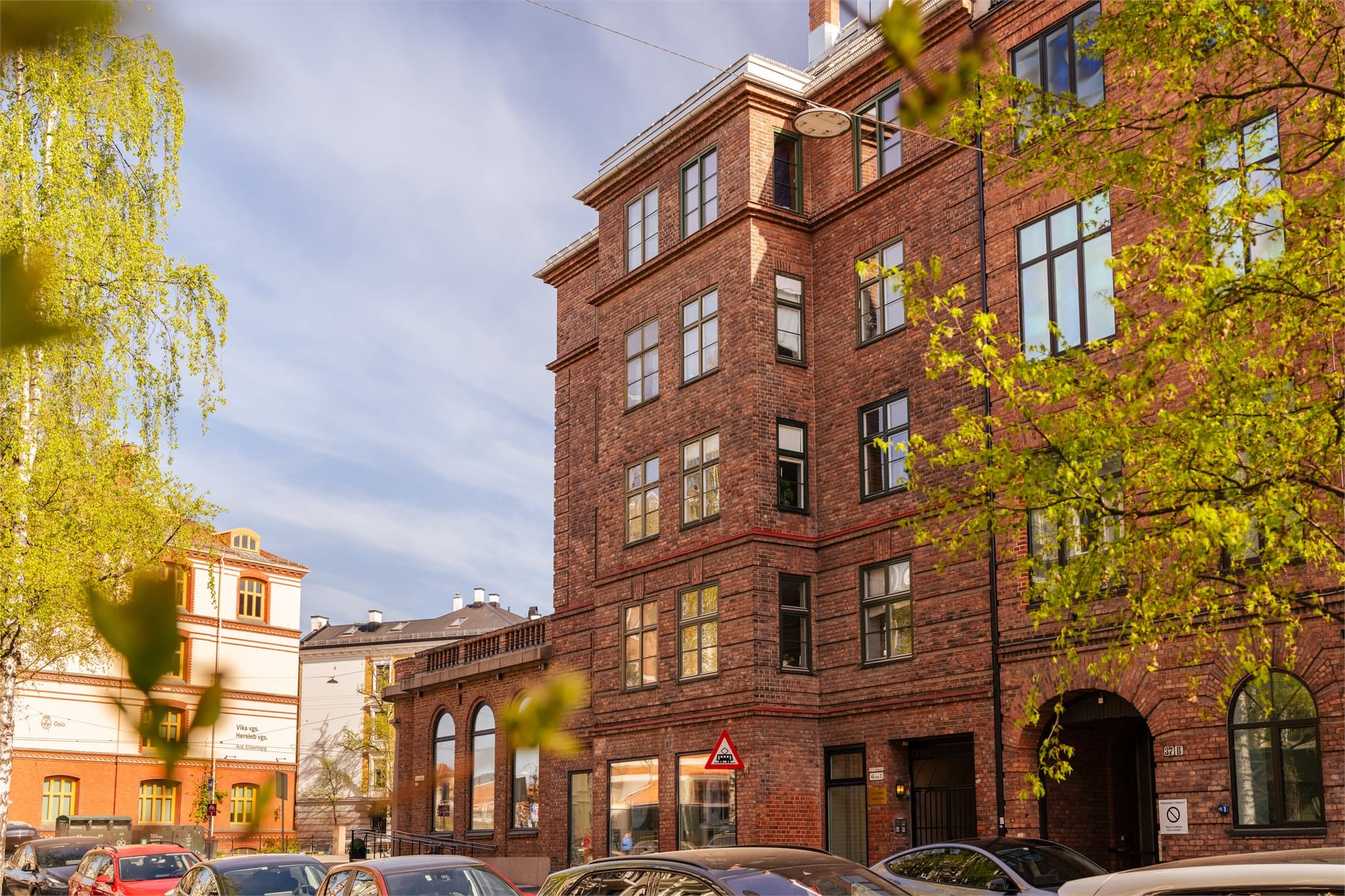 Her bor du i vakre omgivelser preget av klassiske bygårder og tidløs arkitektur.